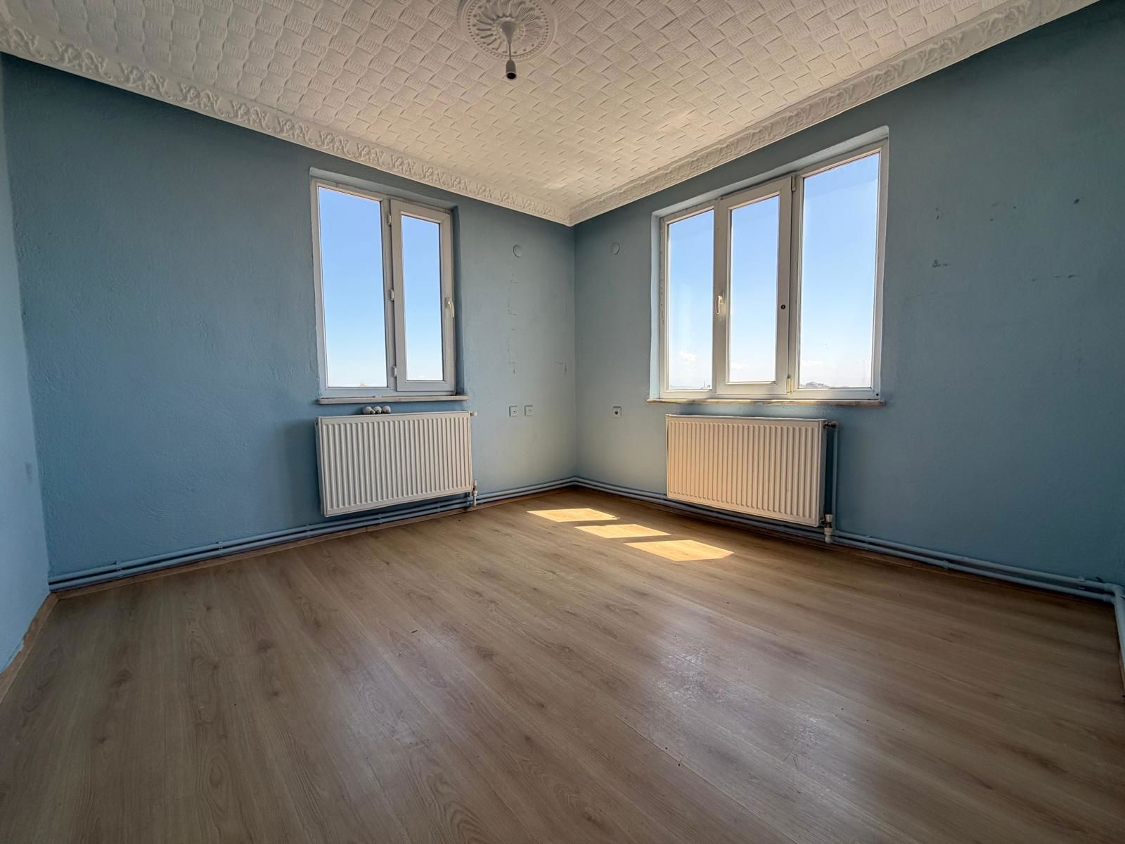 RE/MAX İNCİ'DEN KARESİ 2.SAKARYA MAH. KİRALIK 3+1 DAİRE