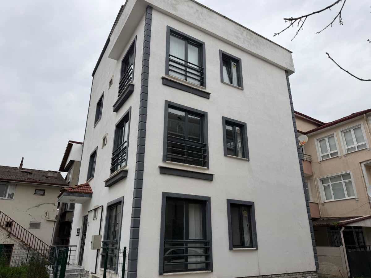 REMAX DESIGN ZÜBEYDE HANIM CADDESİ ÜZERİ 2+1 KİRALIK DAİRE