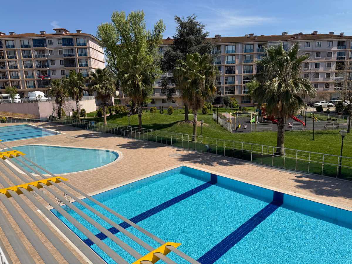 YARIMCA PETKİMPARK SİTESİ HAVUZ VE PEYZAJ MANZARALI 3+1 DAİRE