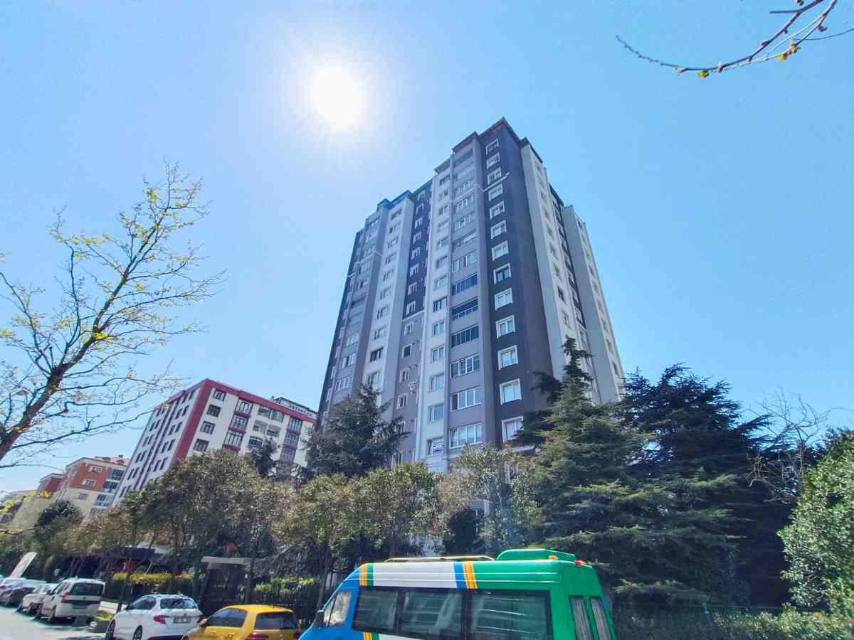 RE/MAX AİR MERT URAL'DAN YEŞİLKENT 3 SİTESİNDE SATILIK 3+1 DAİRE