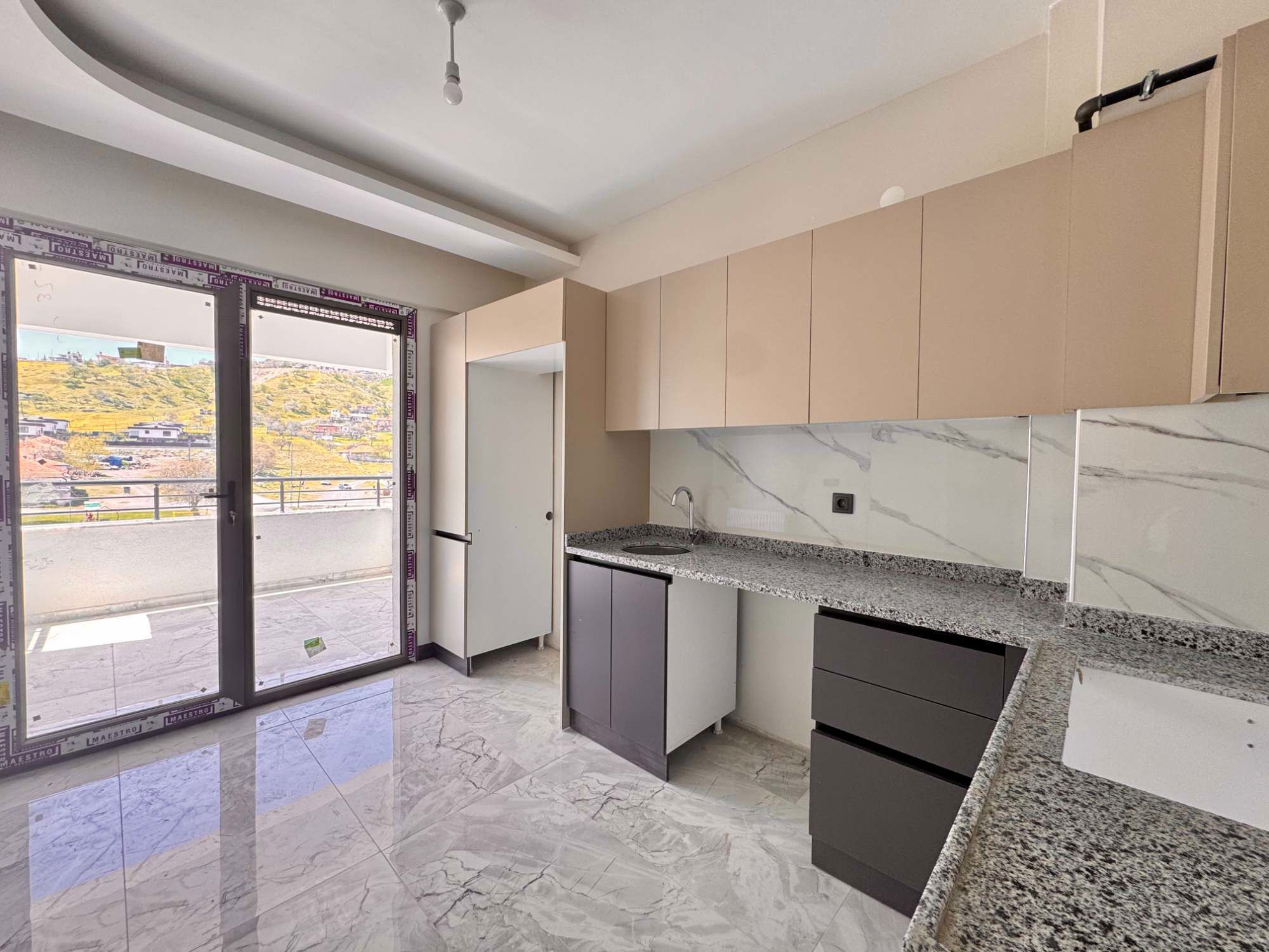 KAZIM KARABEKİR'DE KAPALI MUTFAKLI 2+1 LÜX GENİŞ DAİRE