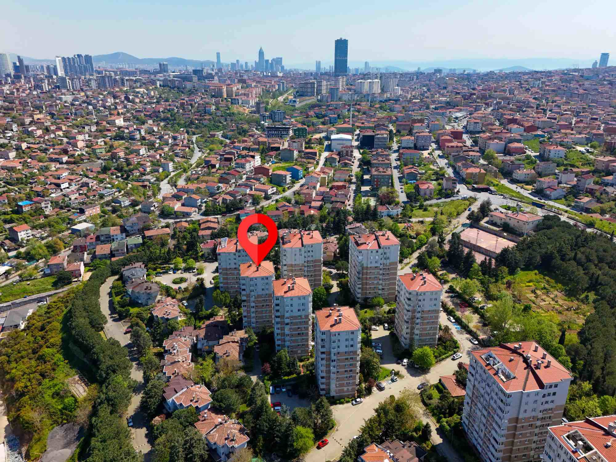 YEŞİLYAMAÇ SİTESİNDE MANZARALI GENİŞ TİP 125M2 SATILIK 3+1 DAİRE