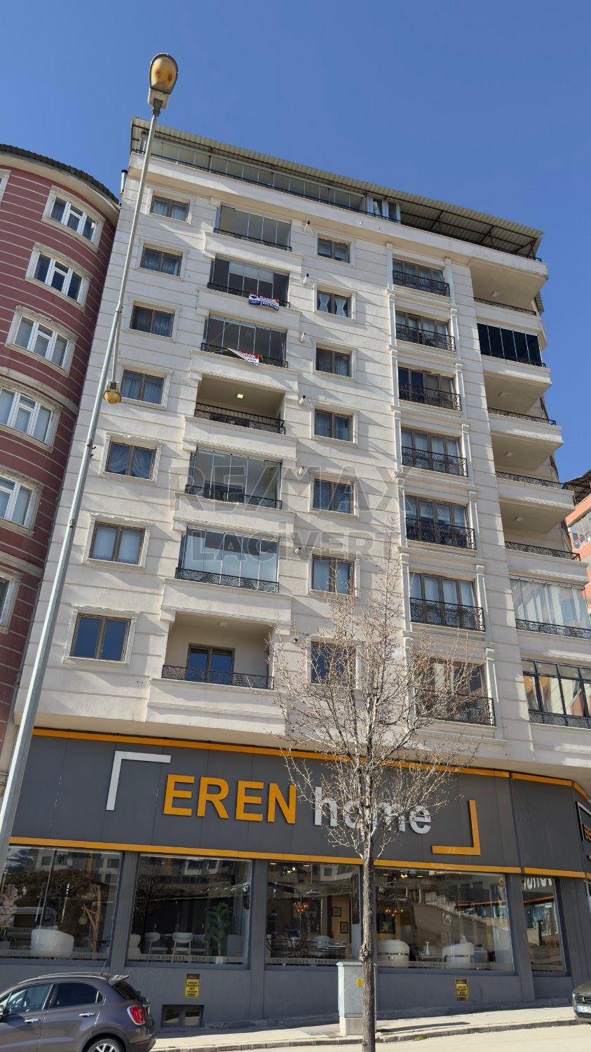 RE/MAX LACİVERT'TEN ŞEHİR MERKEZİN'DE SATILIK 3+1 DAİRE