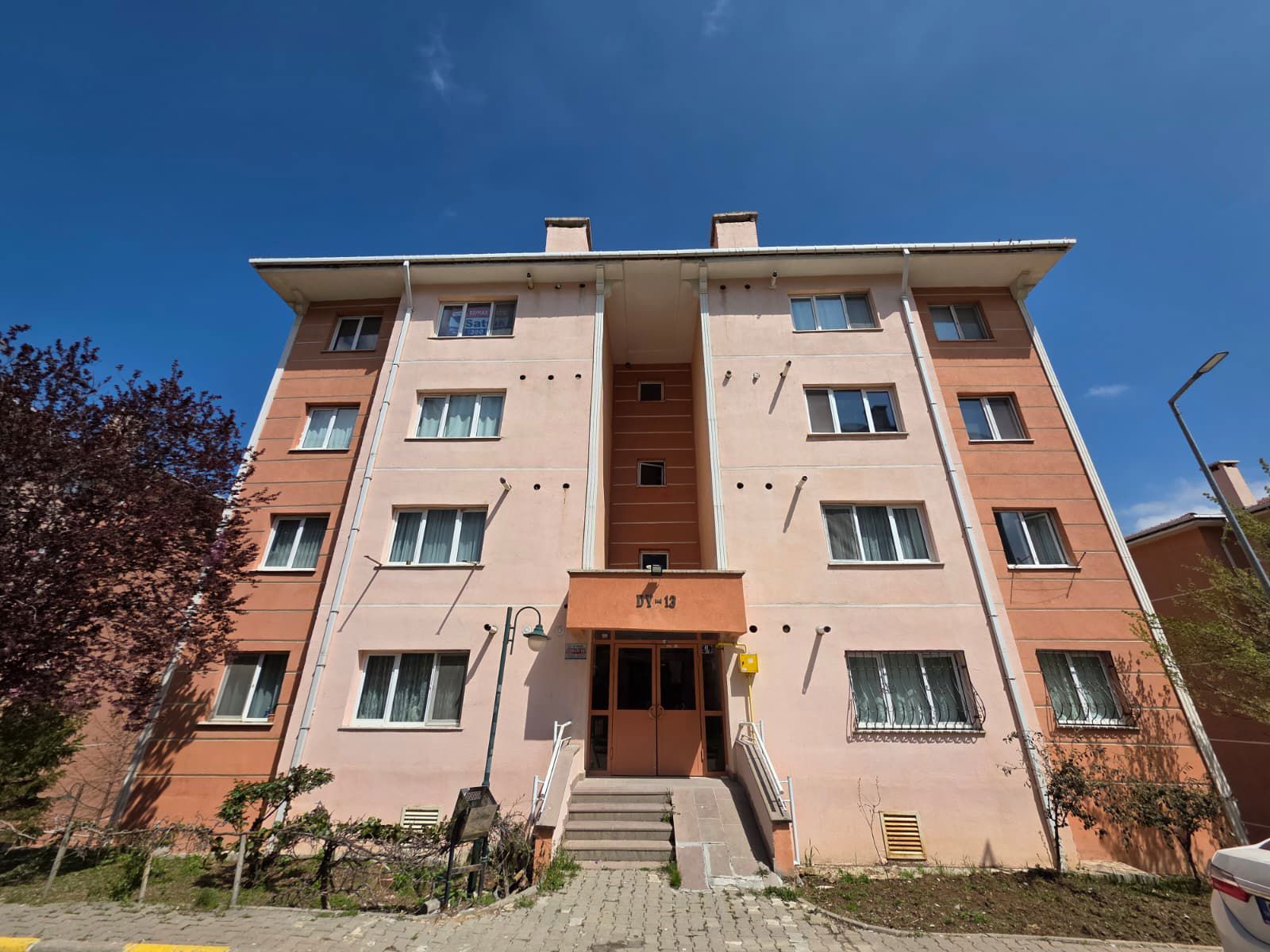 ZIRVEKENT TOKI DE MASRAFSIZ 2+1 SATILIK DAIRE