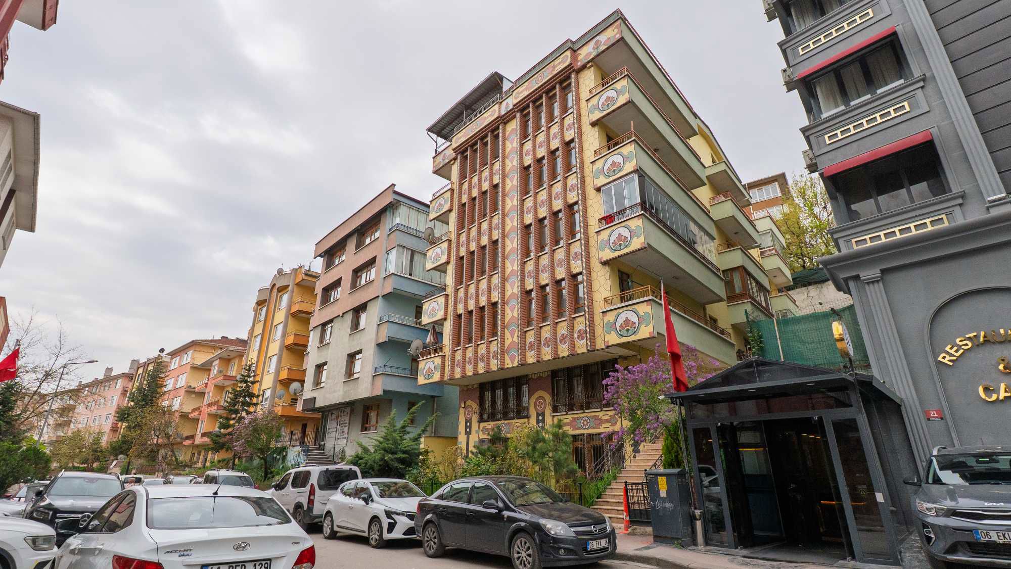 BECERİKLİ SOKAKTA ÇIFT TERASLI KEYIFLI DUBLEKS 4+1