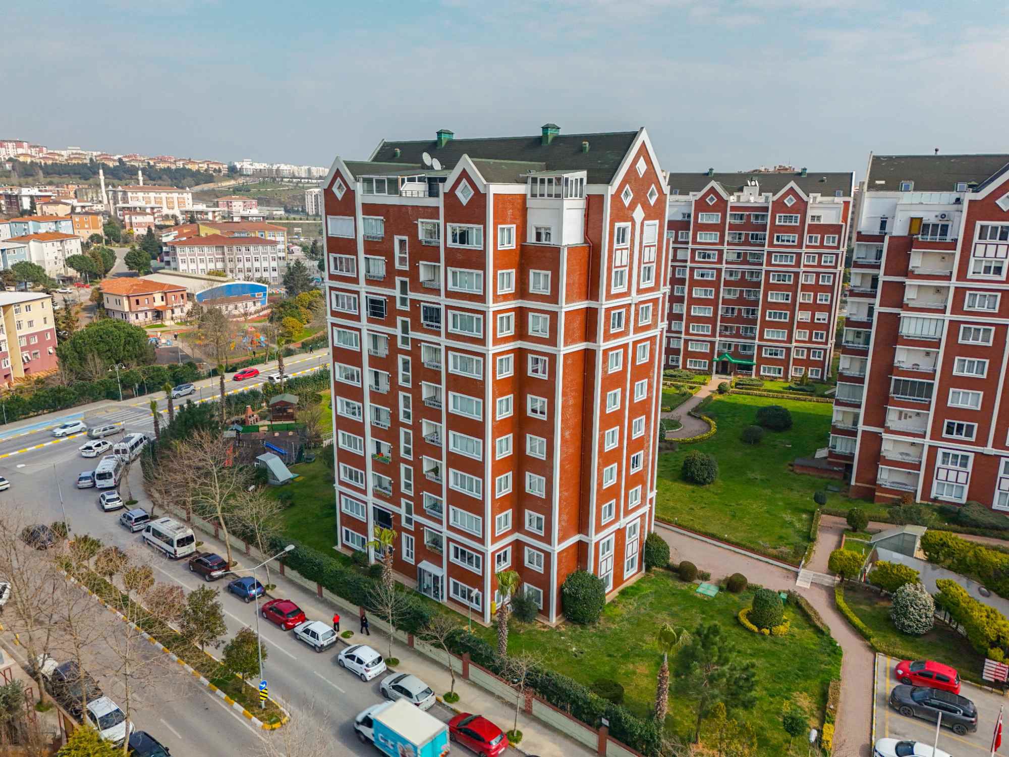 YENIŞEHIR ÇAM KOZA COURT SITESINDE DUBLEKS EŞYALI KİRALIK 2+1