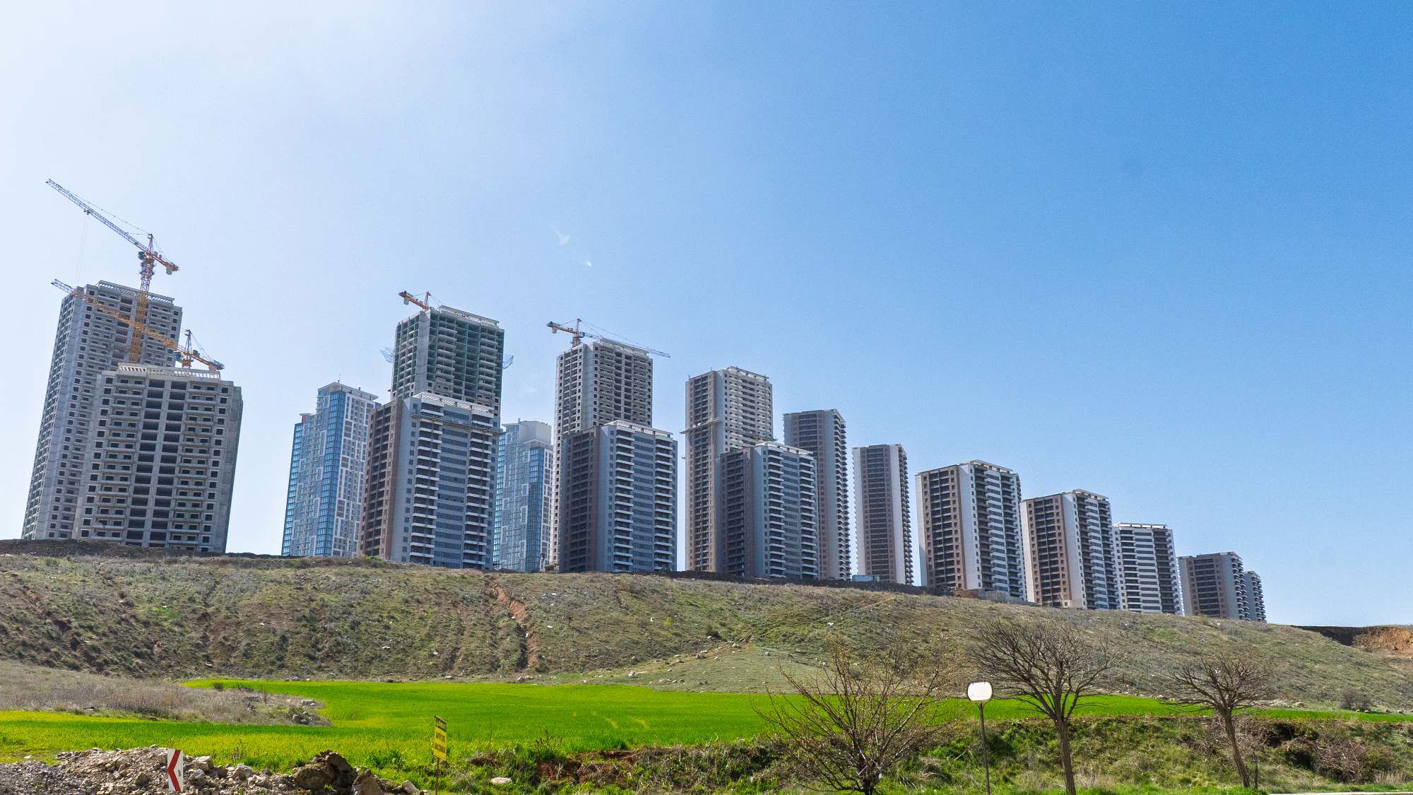 AKÇALI BEYTEPE KONUTLARINDA SATILIK 4+1 DAİRE HİSSESİ