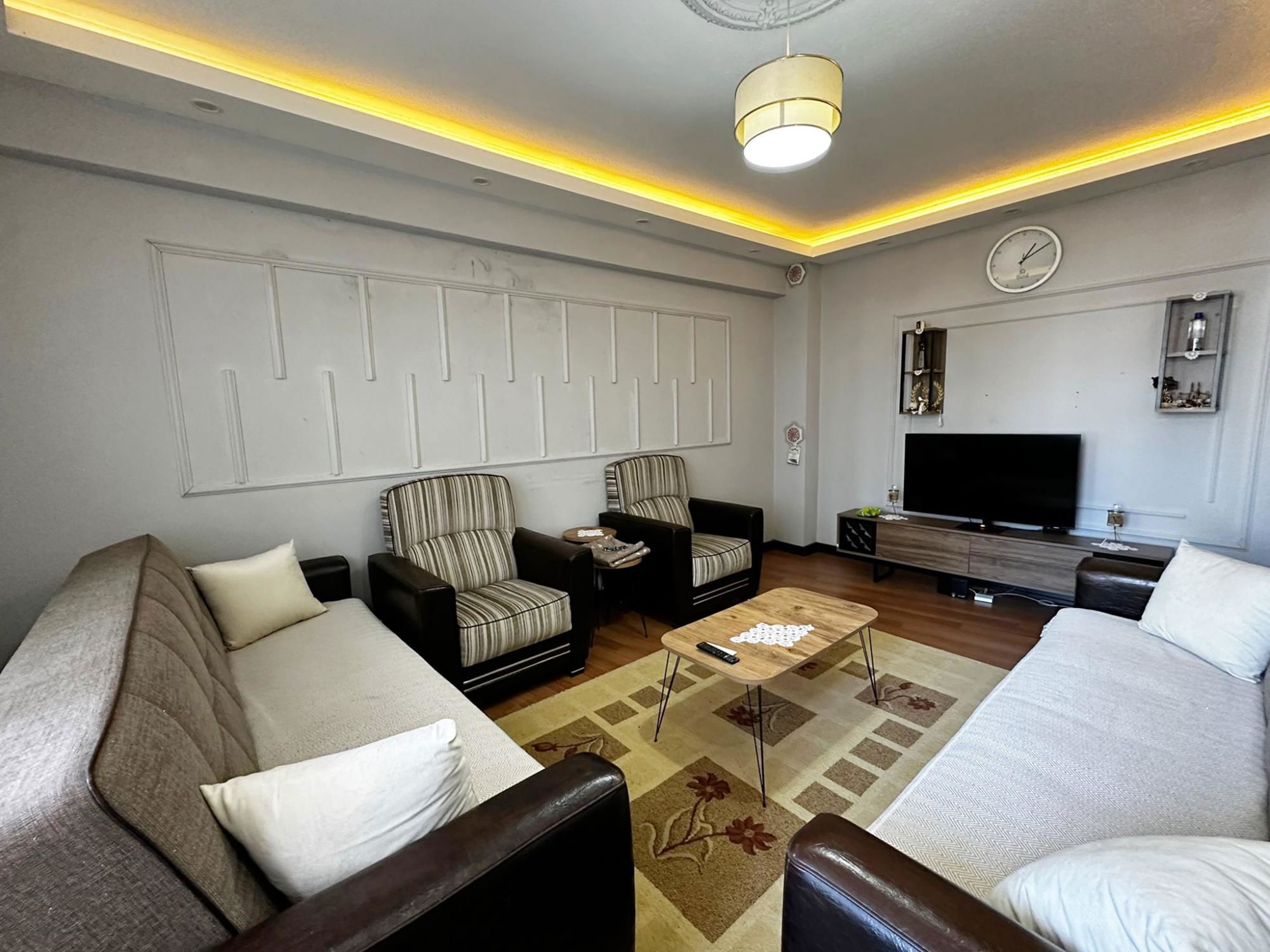 KIRAÇ PAZARI YANINDA KREDİYE UYGUN BALKONLU ARAKAT DAİRE!