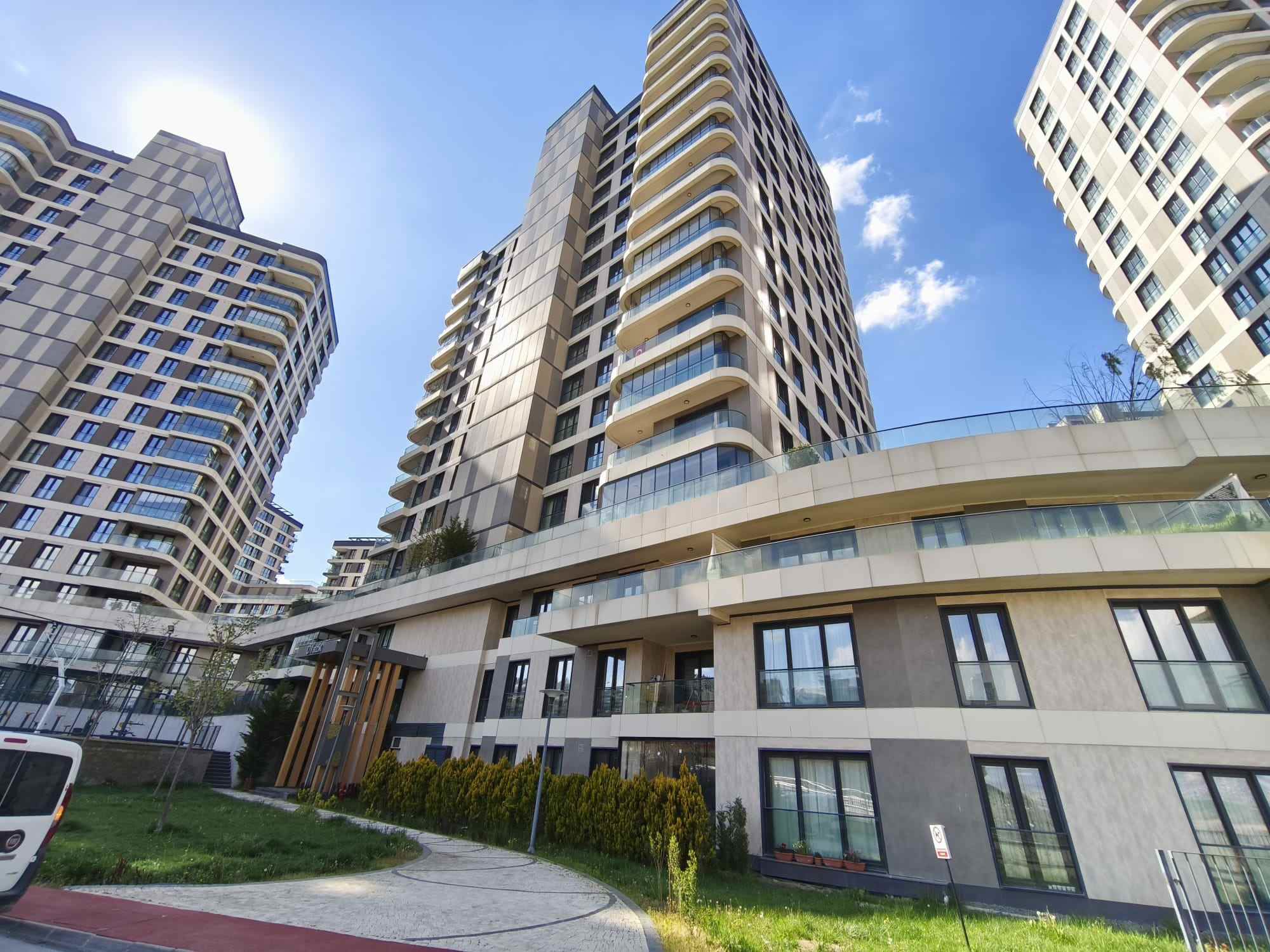 BAŞKENT EMLAK KONUTLARI'NDA, VADİ MANZARALI, 4+1 SATILIK DAİRE