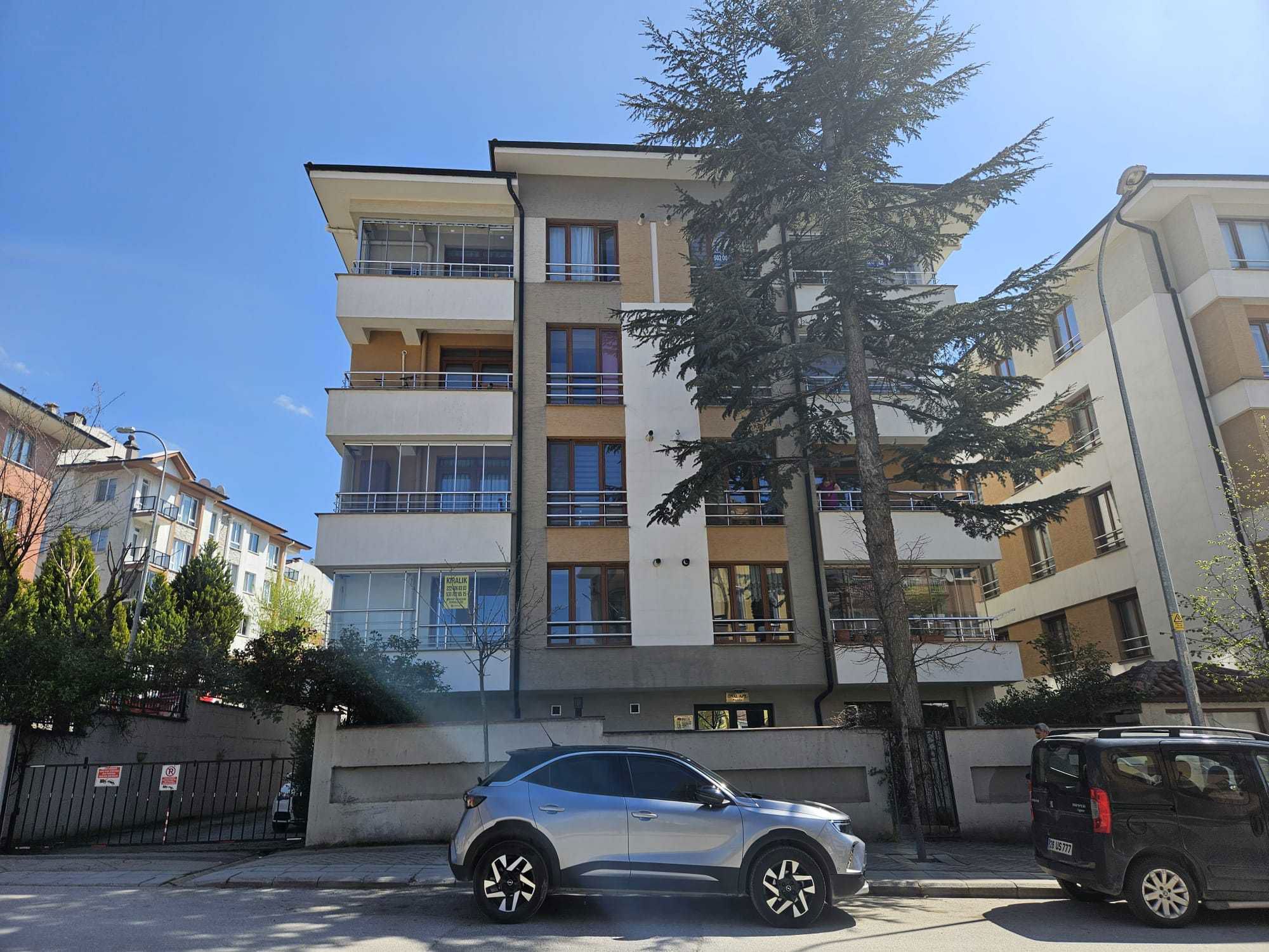 RE/MAX MOD'DAN GÖZTEPE DUMLUPINAR CADDESİNDE KİRALIK 2+1 DAİRE.