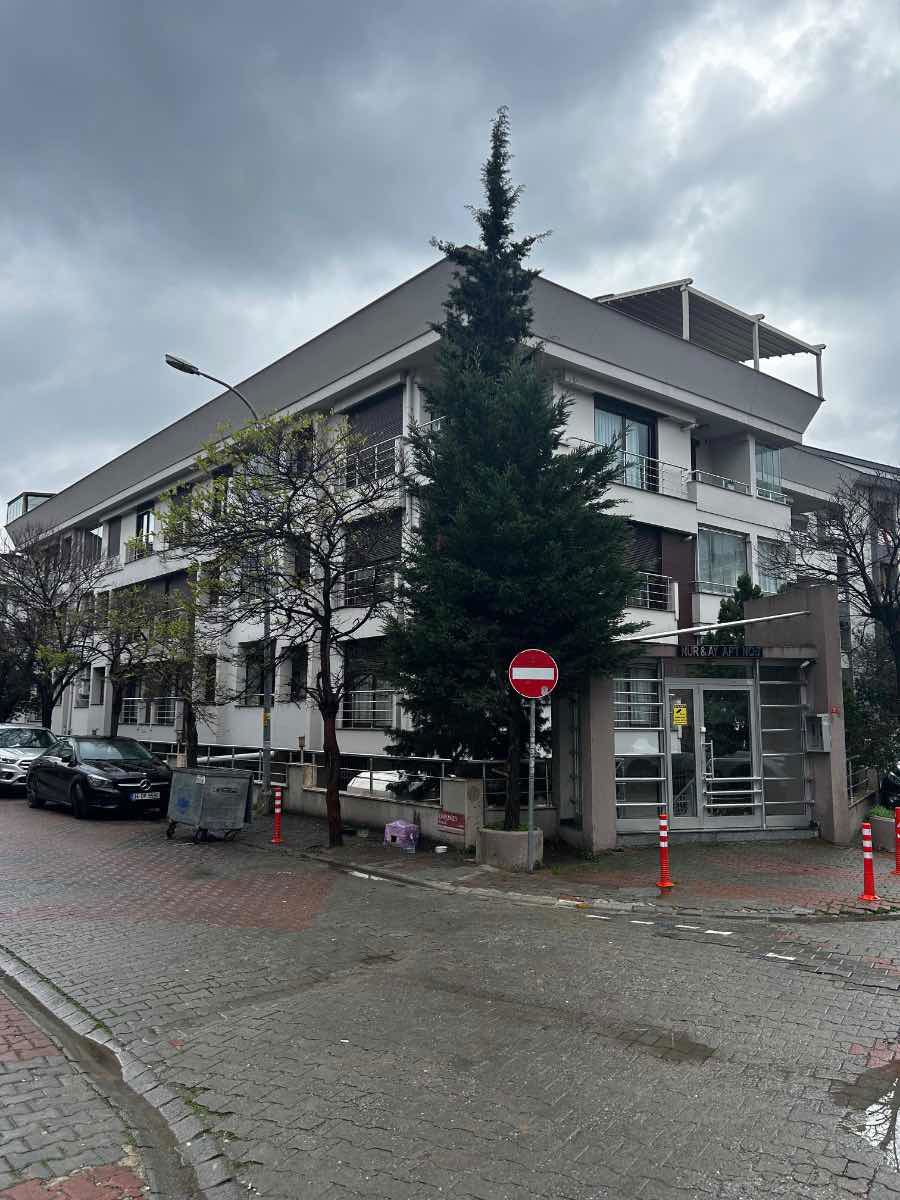 KÜÇÜKYALI SAHIL BANDINDA KIRALIK DUBLEKS
