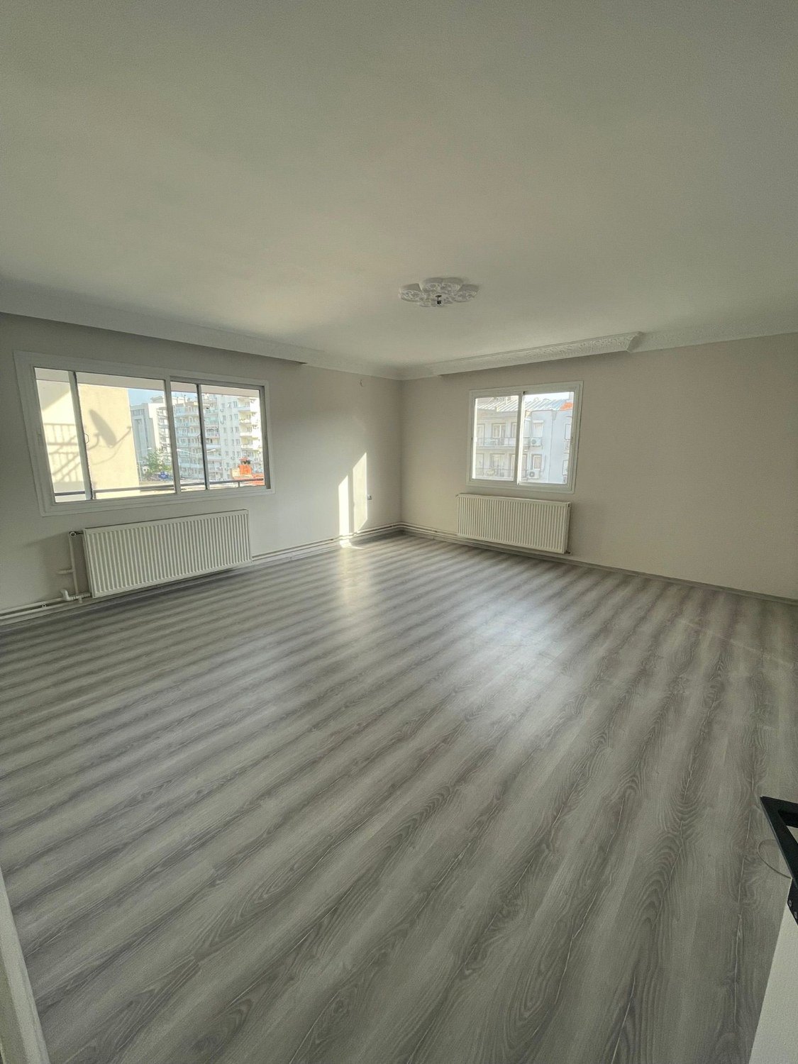 ORDU BULVARINDA YENİLENMİŞ FERAH KİRALIK DAİRE