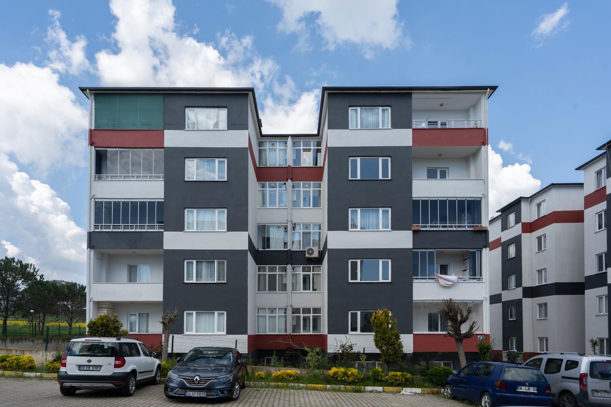 REMAX GELİŞİMDEN KILIÇARSLAN SİTESİNDE SATILIK 3+1 DAİRE