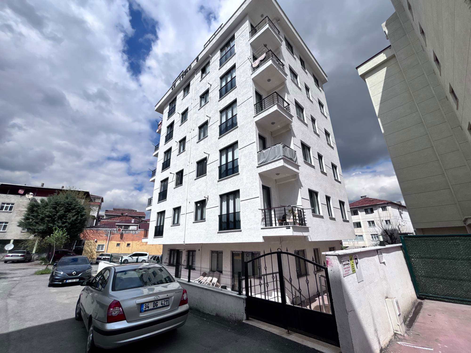 GÜLLÜ BAĞLAR MAHALLESİ 2 YILLIK BİNA KİRALIK 2+1 DAİRE
