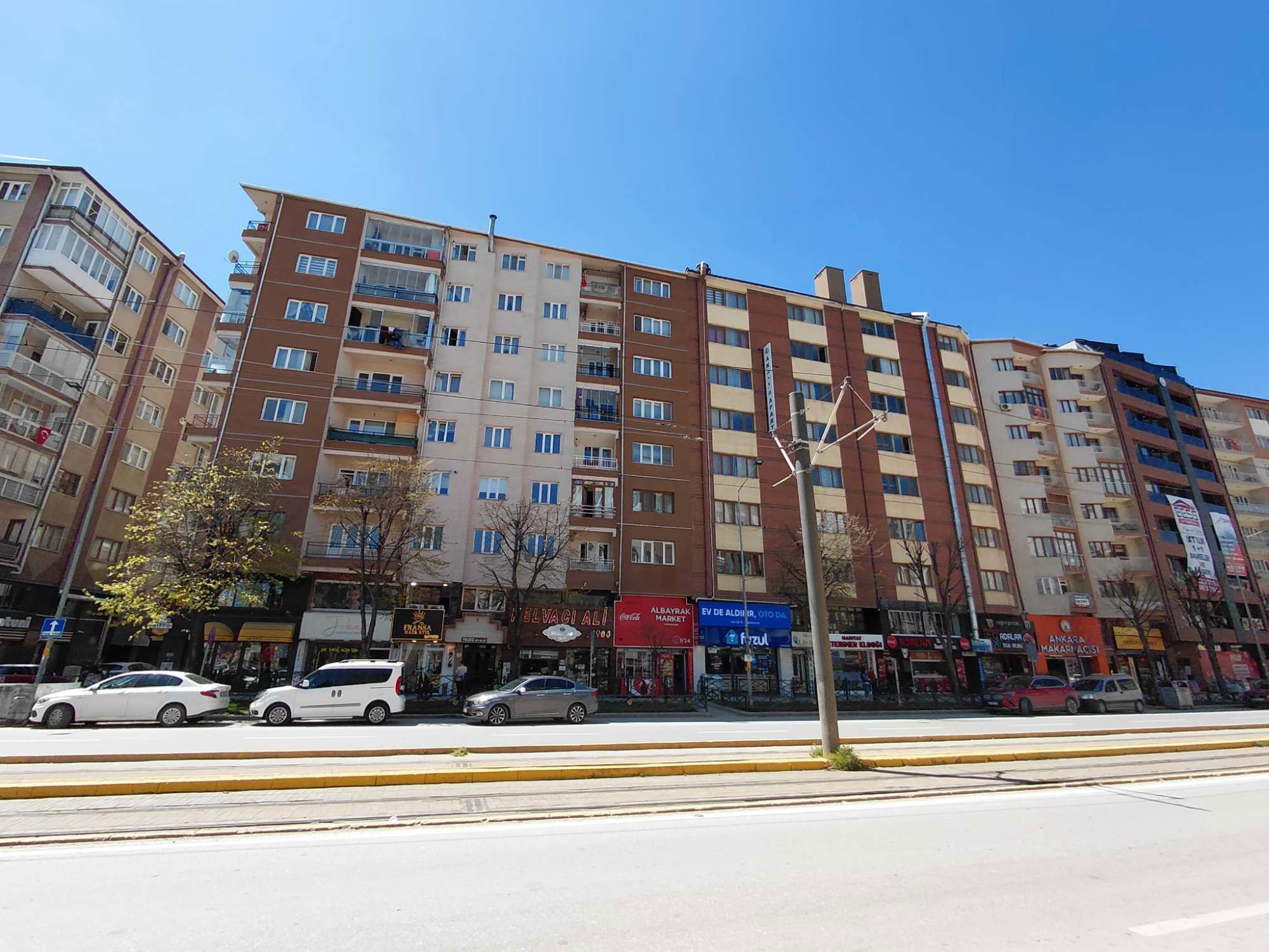 RE/MAX MOD'DAN YILMAZ BÜYÜKERŞEN BULVARI ÜZERİ 3+1 KİRALIK DAİRE