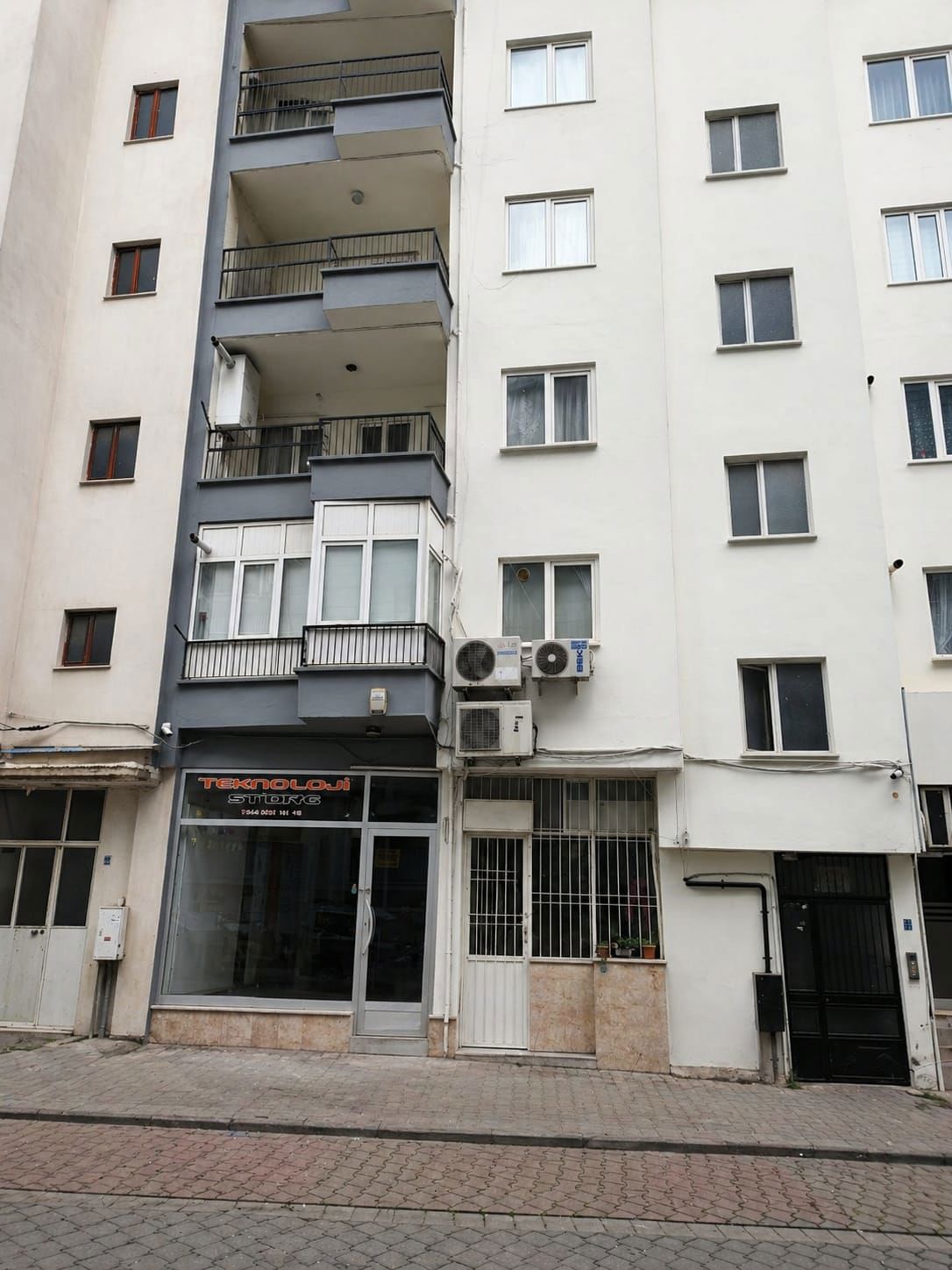 REMAX MODEL DEN KAYALIK CADDESINDE 3+1 SATILIK DAIRE