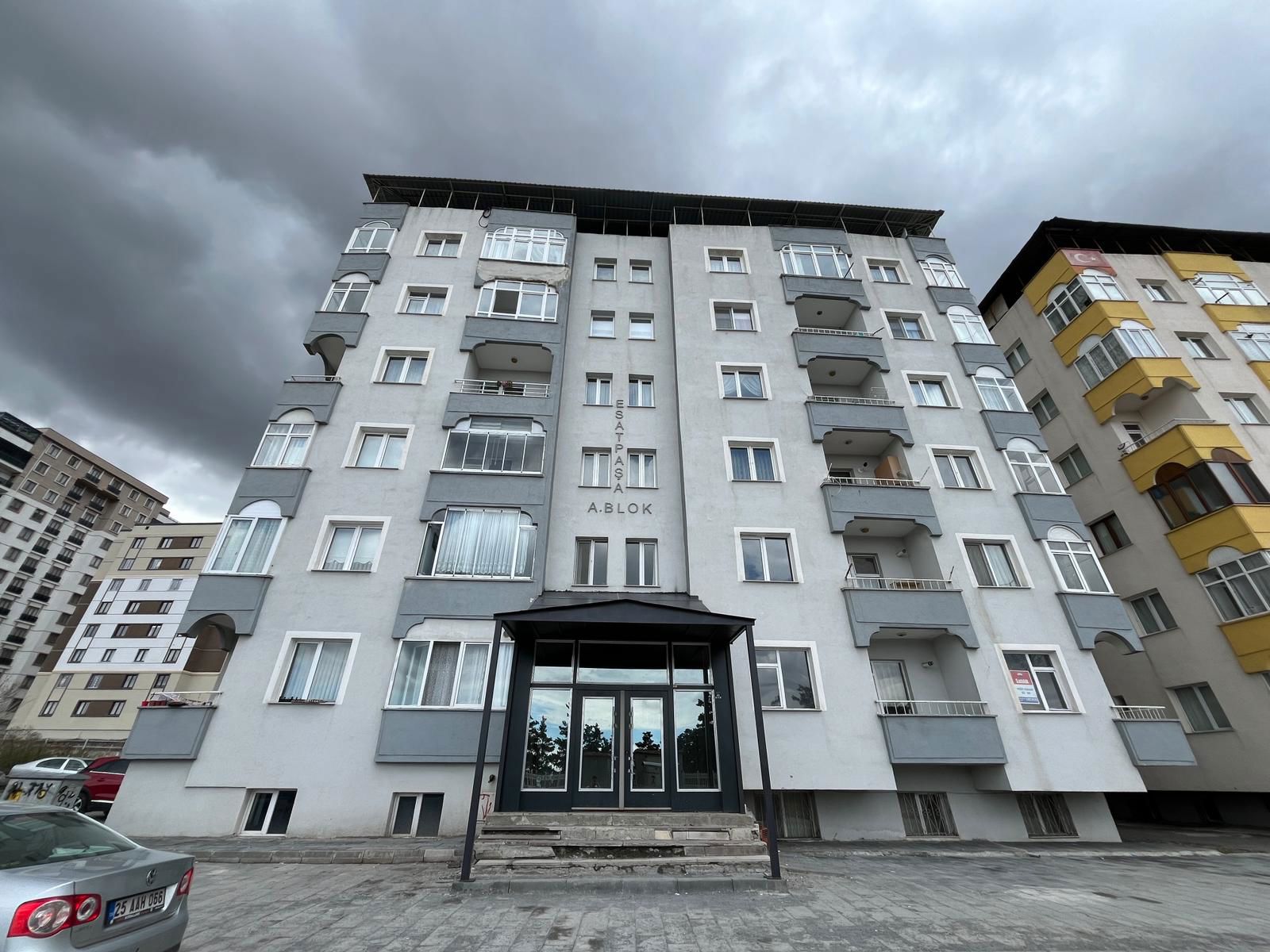 REMAX ARTIS'DEN TERMINAL CADDESINDE SATILIK EŞYALI 2+1 DAIRE