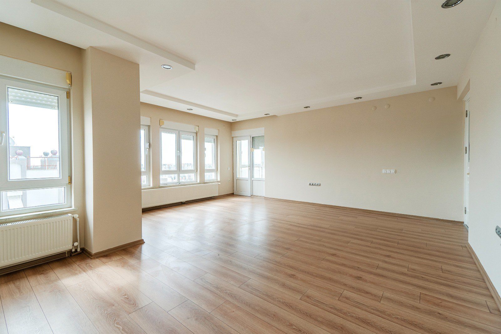 KONYAALTI ULUÇ NADİRKENT SİTESİ'NDE 3+1 SATILIK DAİRE