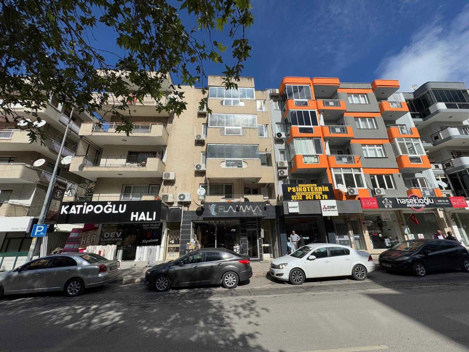 68 BORNOVA KAZIMDIRIK MAHALLESI'NDE CADDE ÜZERI EŞYALI KIRALIK DAIRE