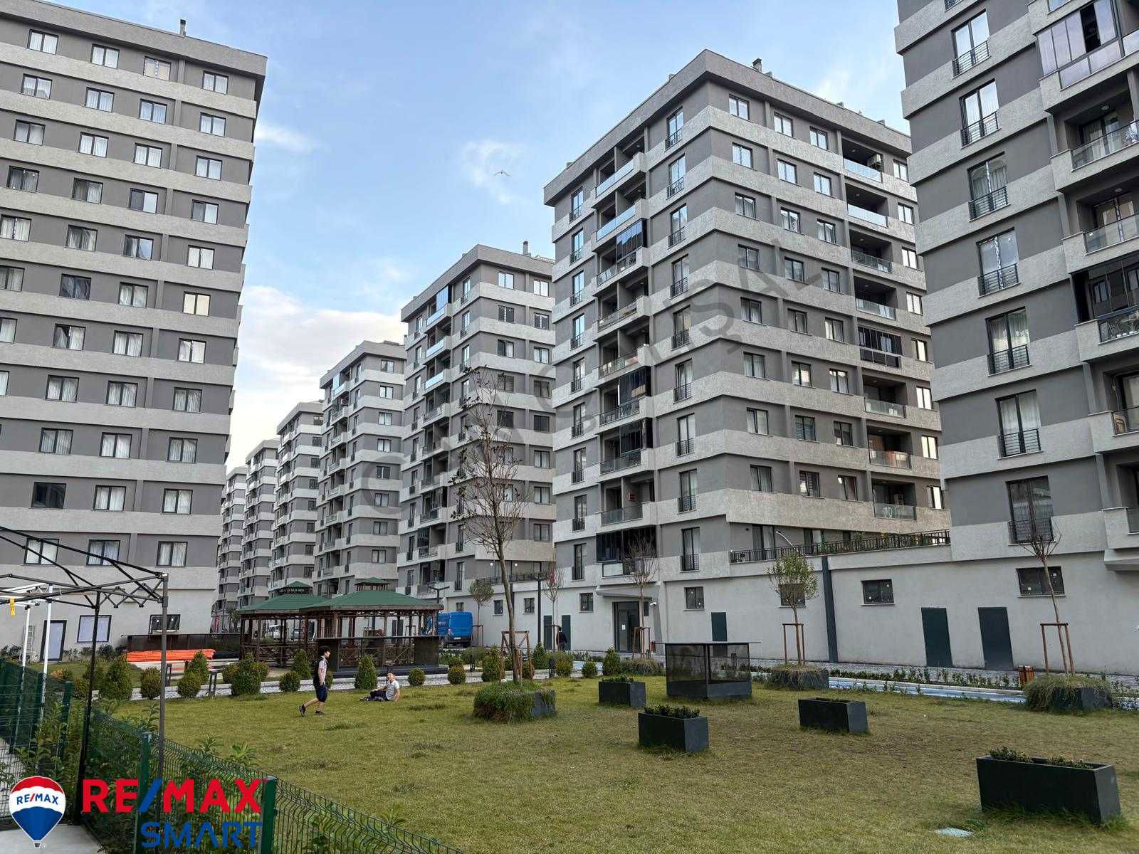 TUZLA ANATOLIA CITY'DE BAHÇE KATI FIRSAT 2+1 SATILIK DAIRE