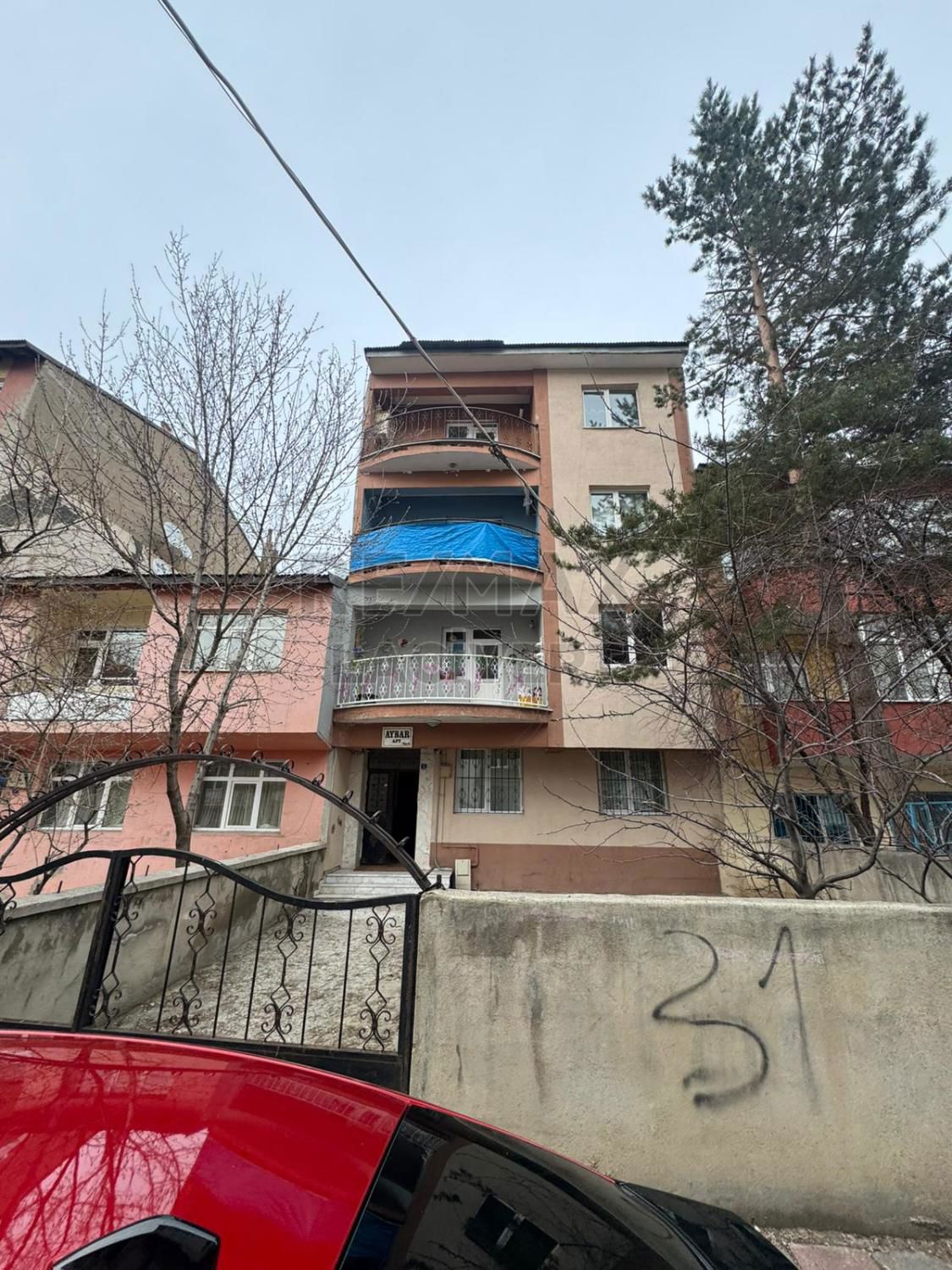 RE/MAX LACİVERT'TEN YUNUSEMRE'DE SATILIK 2+1 DAİRE