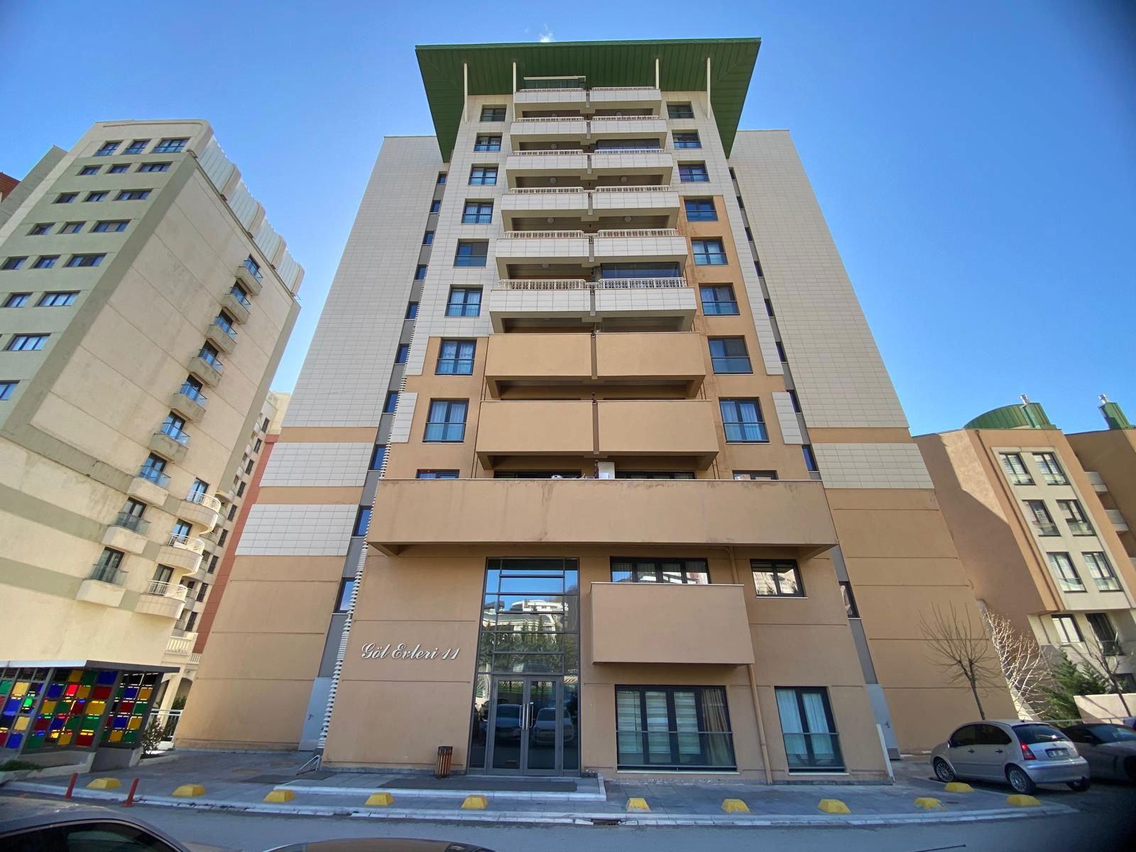 SİNPAŞ ALTINORAN GÖL EVLERİNDE KİRALIK EŞYALI PEYZAJ CEPHELİ 1+1 DAİRE