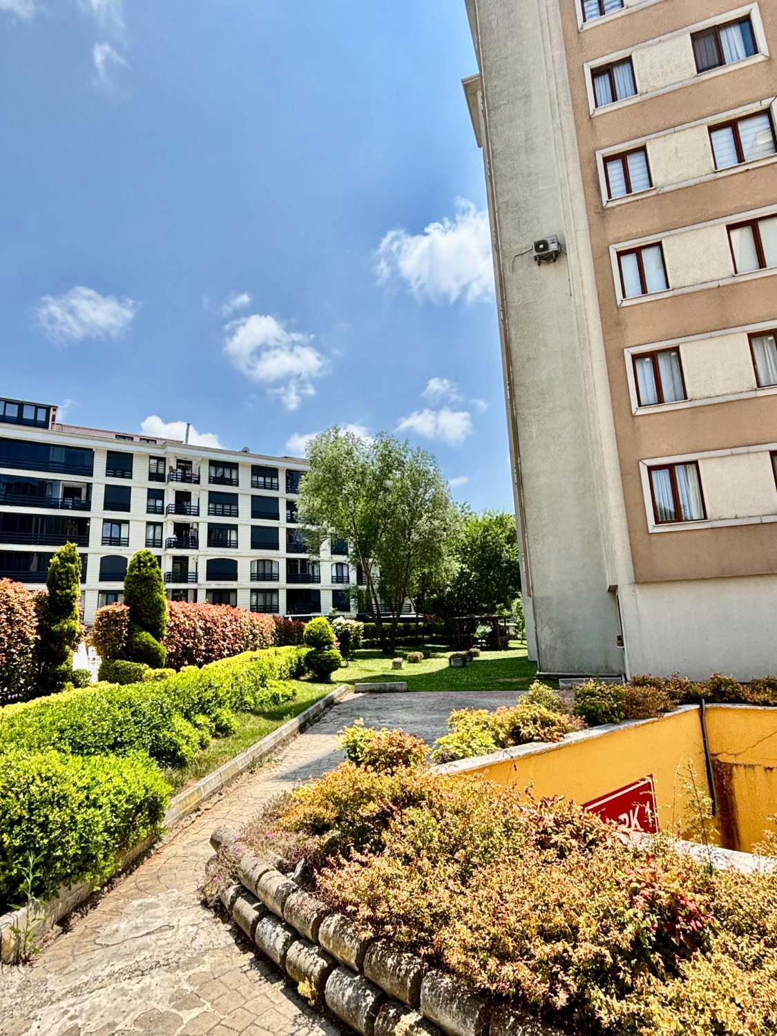 REMAX MASA ÇEKMEKÖY BY ÇİZMECİ KONSEPT 2+1 KİRALIK FULL EŞYALI