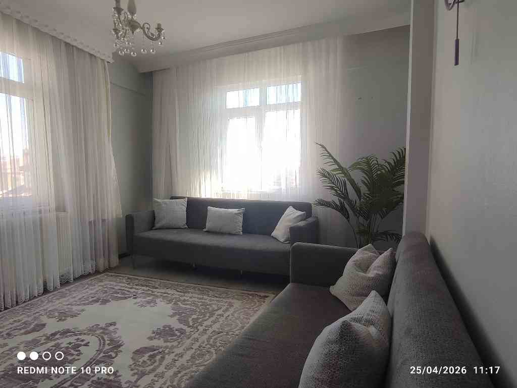 RAMİ CUMA YEŞİLÇINAR SOKAK'TA SATILIK 2+1 DAİRE