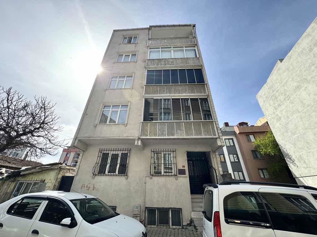 ŞULE GÜLEÇ TEK YETKİLİ YEŞİLPINAR METRO YAKINI SATILIK 2+1 DAİRE