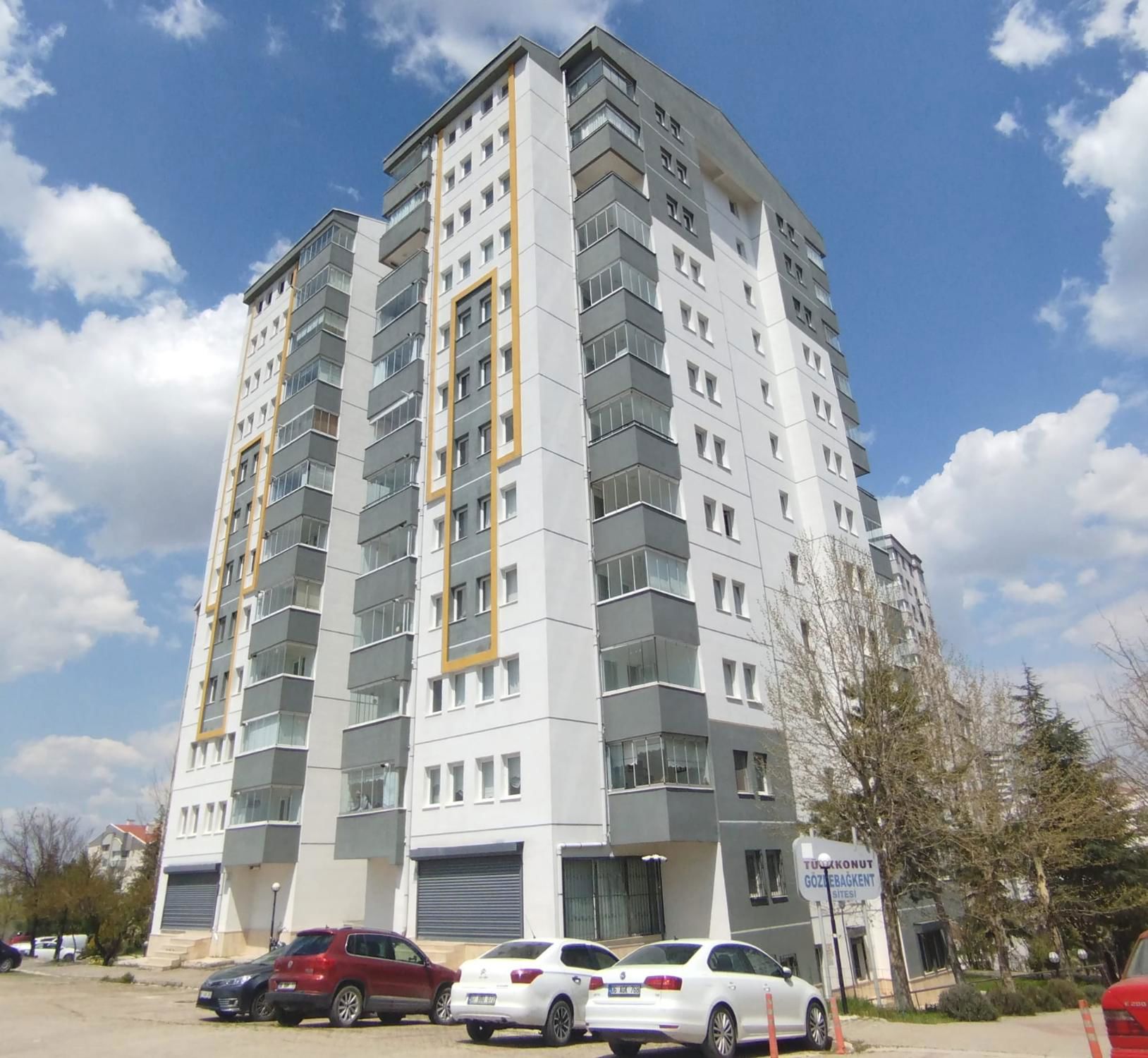 ÇAYYOLU 2  TÜRKKONUT  DODURGA DA 1.KAT  3+1 ACİL SATILIK 120M2  DAİRE