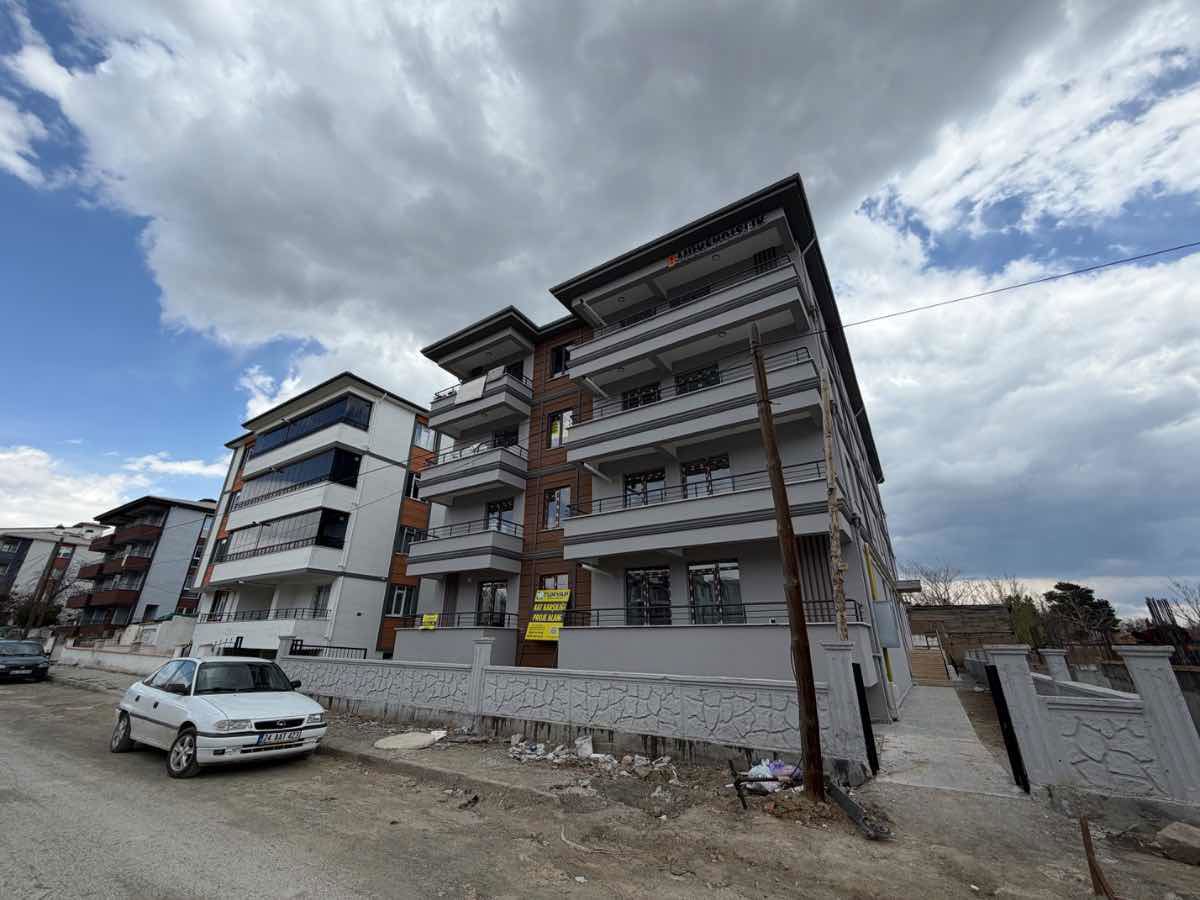 REMAX DEM'DEN HOCABEY MAH YENİ HASTANE YAKINI 2+0 KİRALIK DAİRE