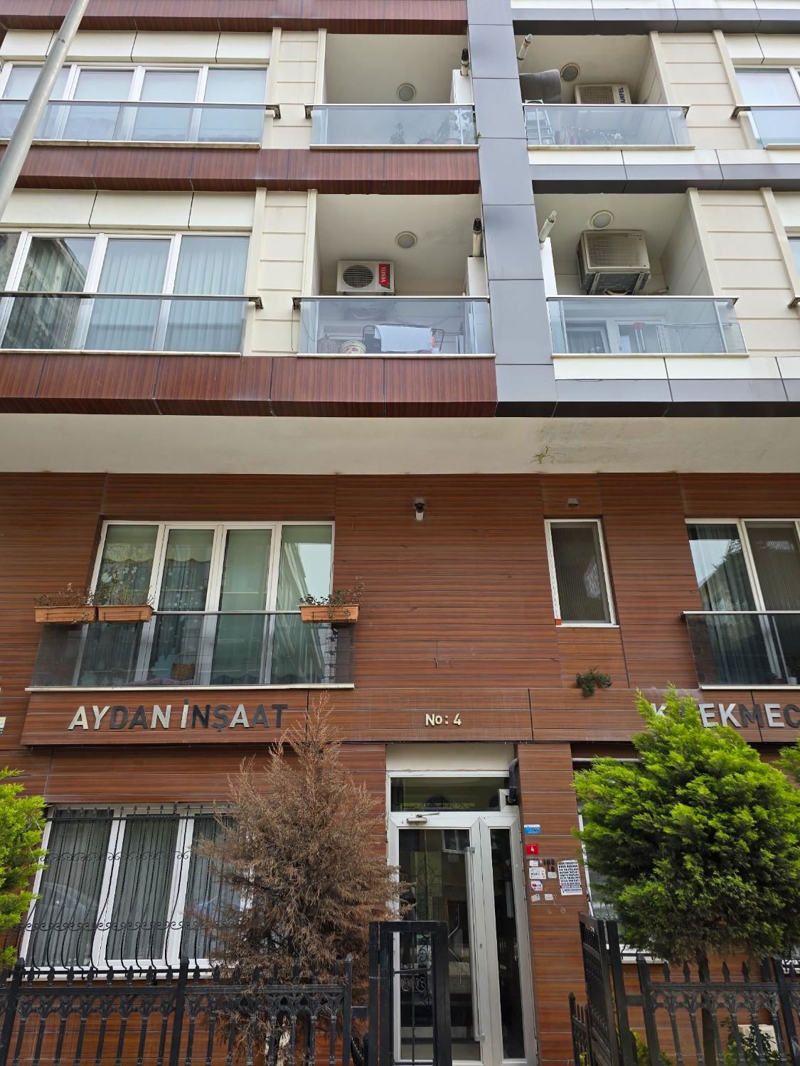 REMAX STREET'TEN K.ÇEKMECE CUMHURIYET MH.OTOPARKLI 2+1 SATILIK DAIRE