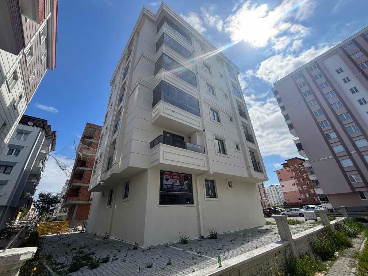 REMAX YASİR | ATAKUM YENİ MAH. TRAMVAY ALTINDA SIFIR KİRALIK 1+1