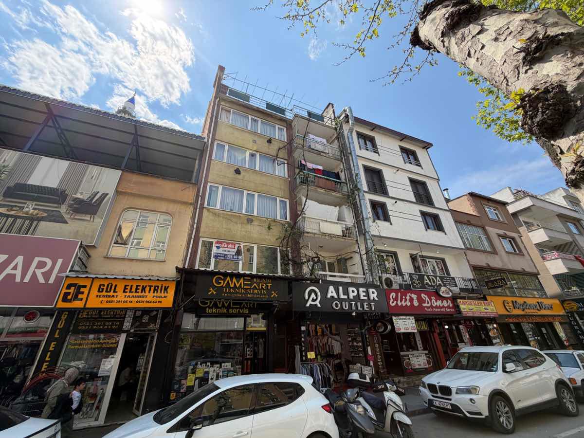 CADDE ÜSTÜ 2+1 KİRALIK DAİRE