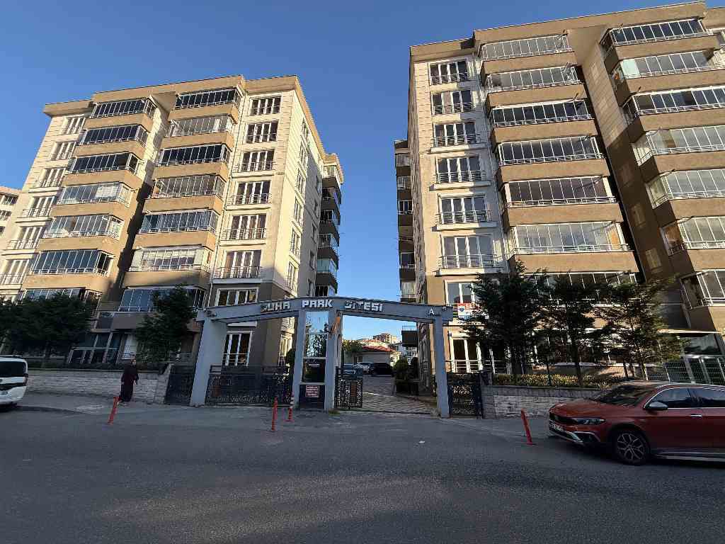 REMAX LAVANDA DAN HÜRRİYET MAHALLESİNDE SATILIK 3+1 DAİRE