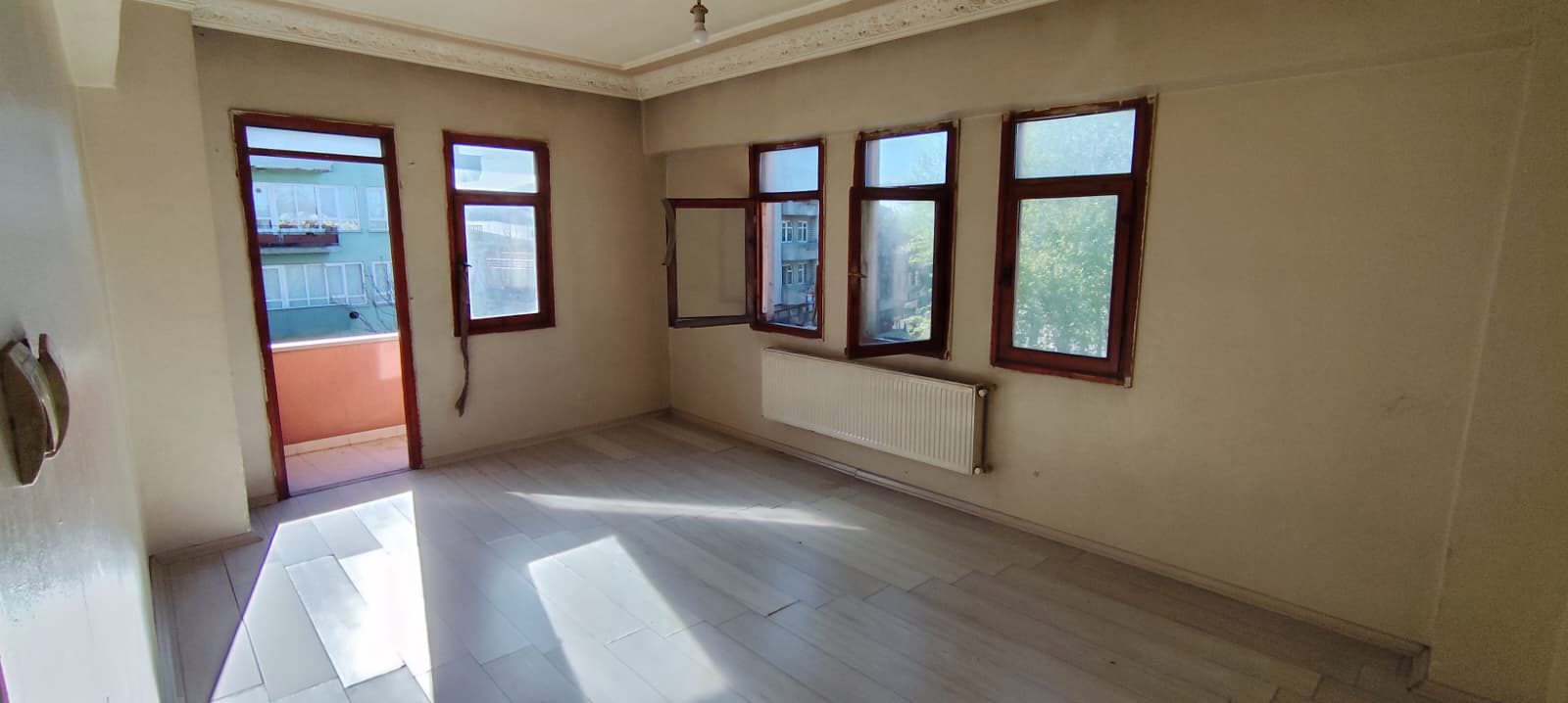 3+1 KIRALIK DAIRE ÇARŞI MERKEZE YAKIN شقة 3+1 للإيجار بالقرب من قلب المدينة
