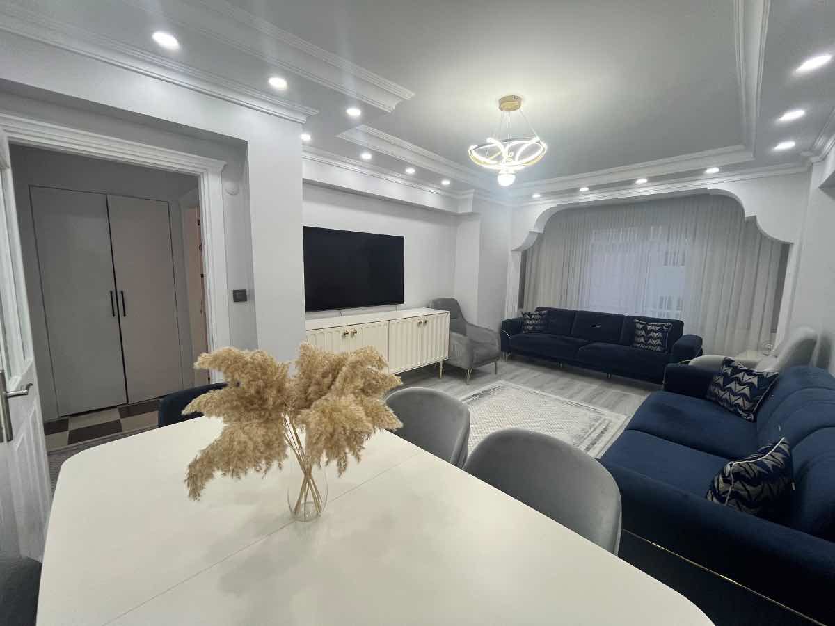SATILIK 3+1 UFUK CADDESİ DİBİNDE ARAKAT MASRAFSIZ DAİRE