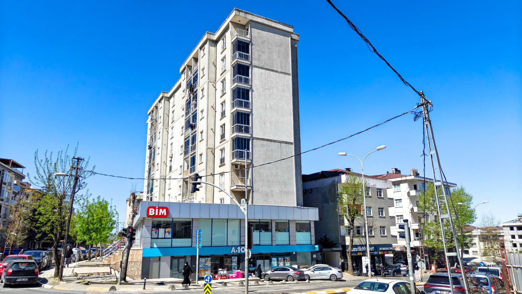 SANCAKTEPE YENIDOĞAN'DA MERKEZI KONUMLU, MODERN VE GENIŞ 3+1 FIRSAT DAIRE!