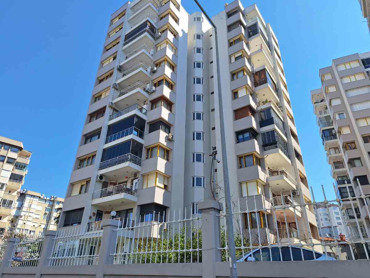 DENİZE SIFIR DENİZ VE PARK MANZARALI DOGAL GAZLI KİRALIK 3+1