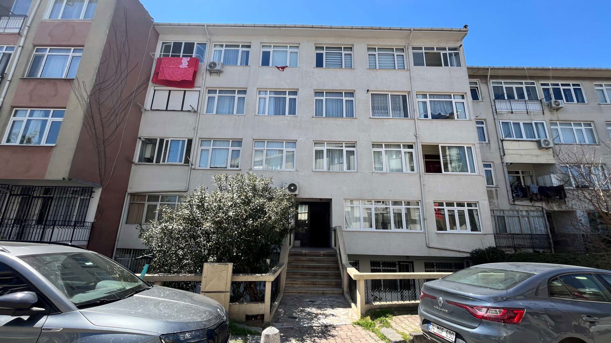 ÜSKÜDAR AHMEDİYE MAHALLESİ'NDE KİRALIK 3+1 BALKONLU GENİŞ DAİRE