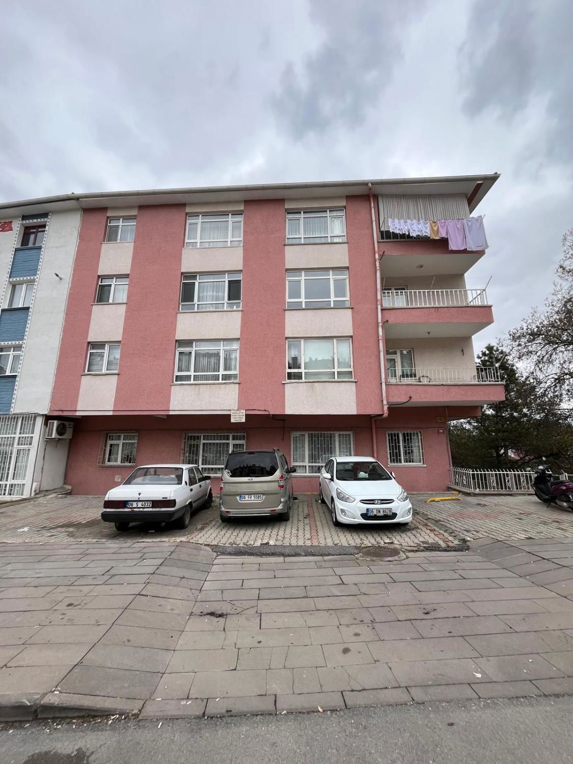 MAMAK AŞIKVEYSEL MAH. BAĞLARBAŞI CADDESİNDE 3+1 SATILIK DAİRE