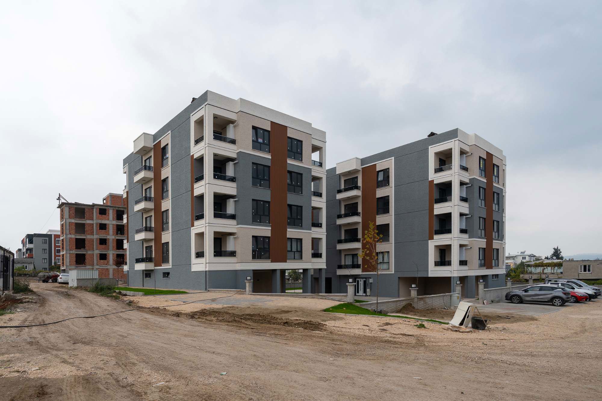REMAX BEYAZ ŞEHİR HAS. 5 DAKİKA MESAFEDE KİRALIK 2+1 DAİRE