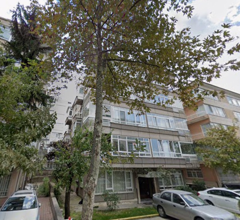 CİNNAH YAKINI GÜVENEVLER MAH. NEZİH SOKAKTA 2+1 KİRALIK DAİRE