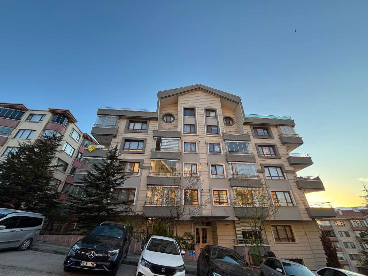 DIKMEN KARAPINAR MAHALLESINDE SATILIK SÜPER LÜKS 4+1 DAIRE