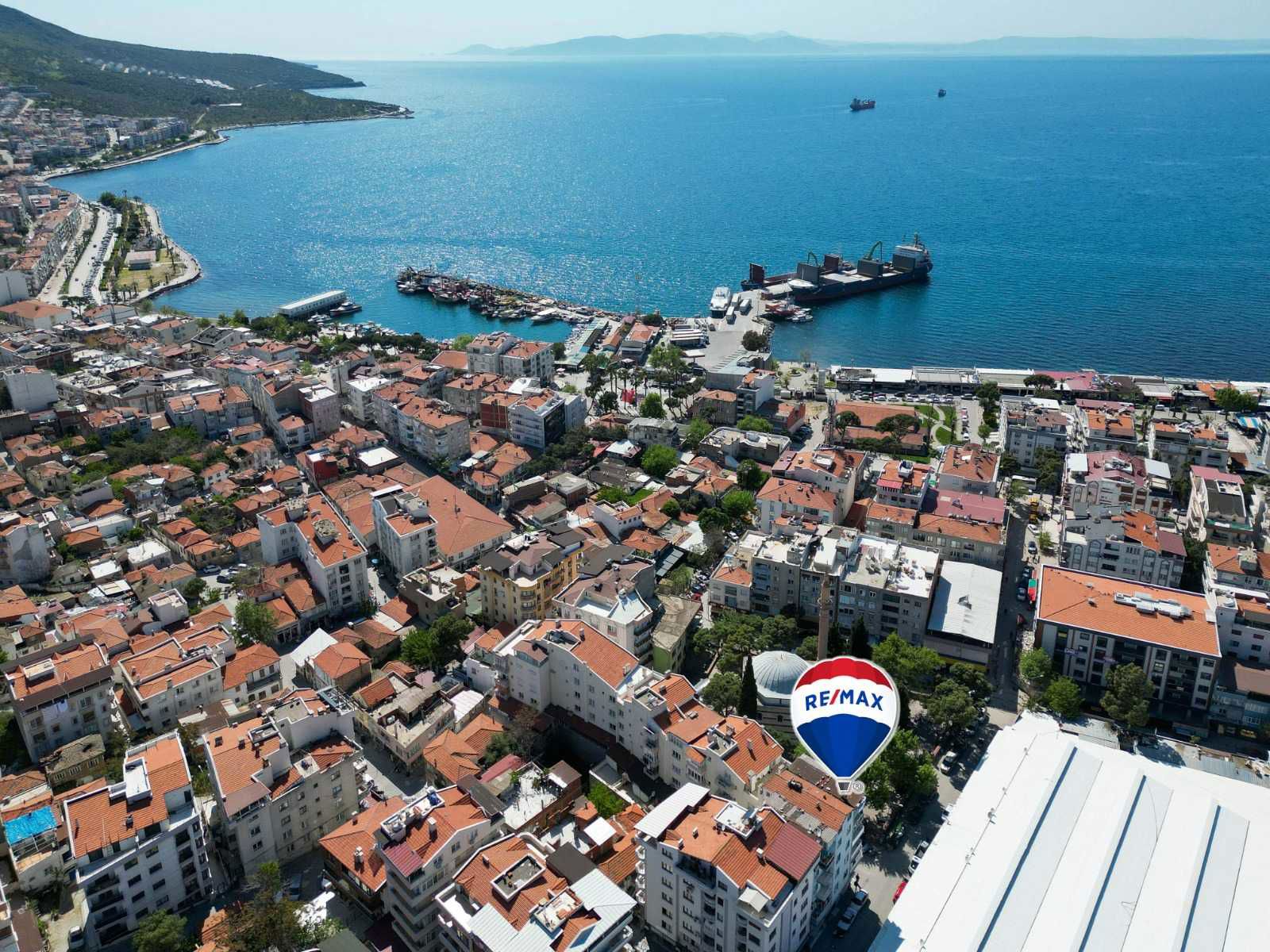 DİKİLİ'NİN TAM KALBİNDE, KAÇIRILMAYACAK 2+1FIRSAT SATILIK DAİRE.