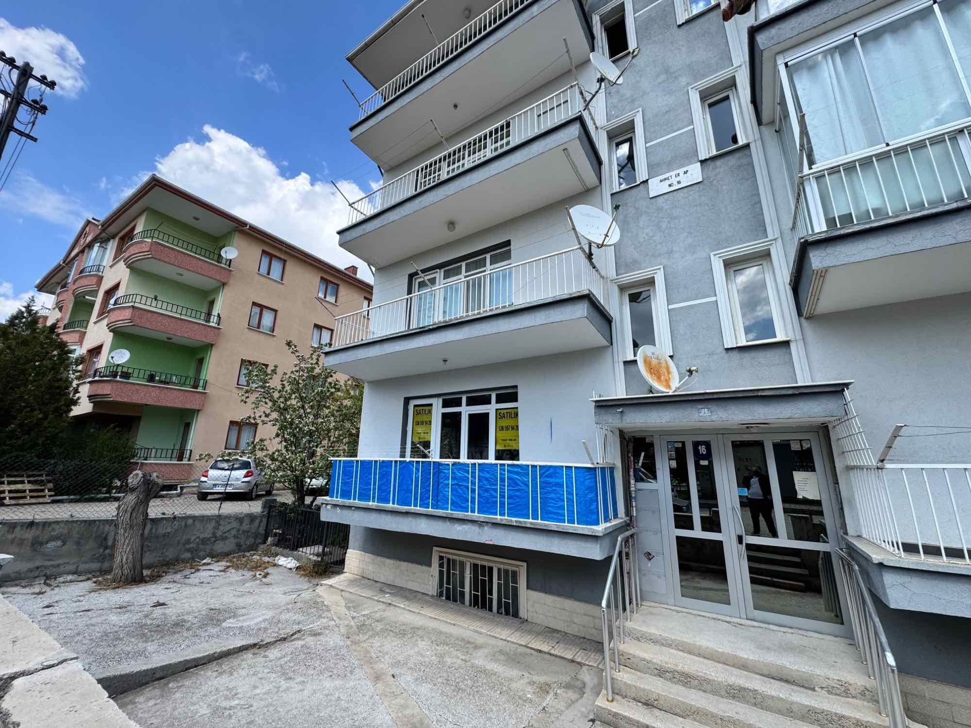 MENDERES’TE PARK MANZARALI,3+1 , 3 CEPHELİ, KOMPLE YENİLENMİŞ 1.KAT