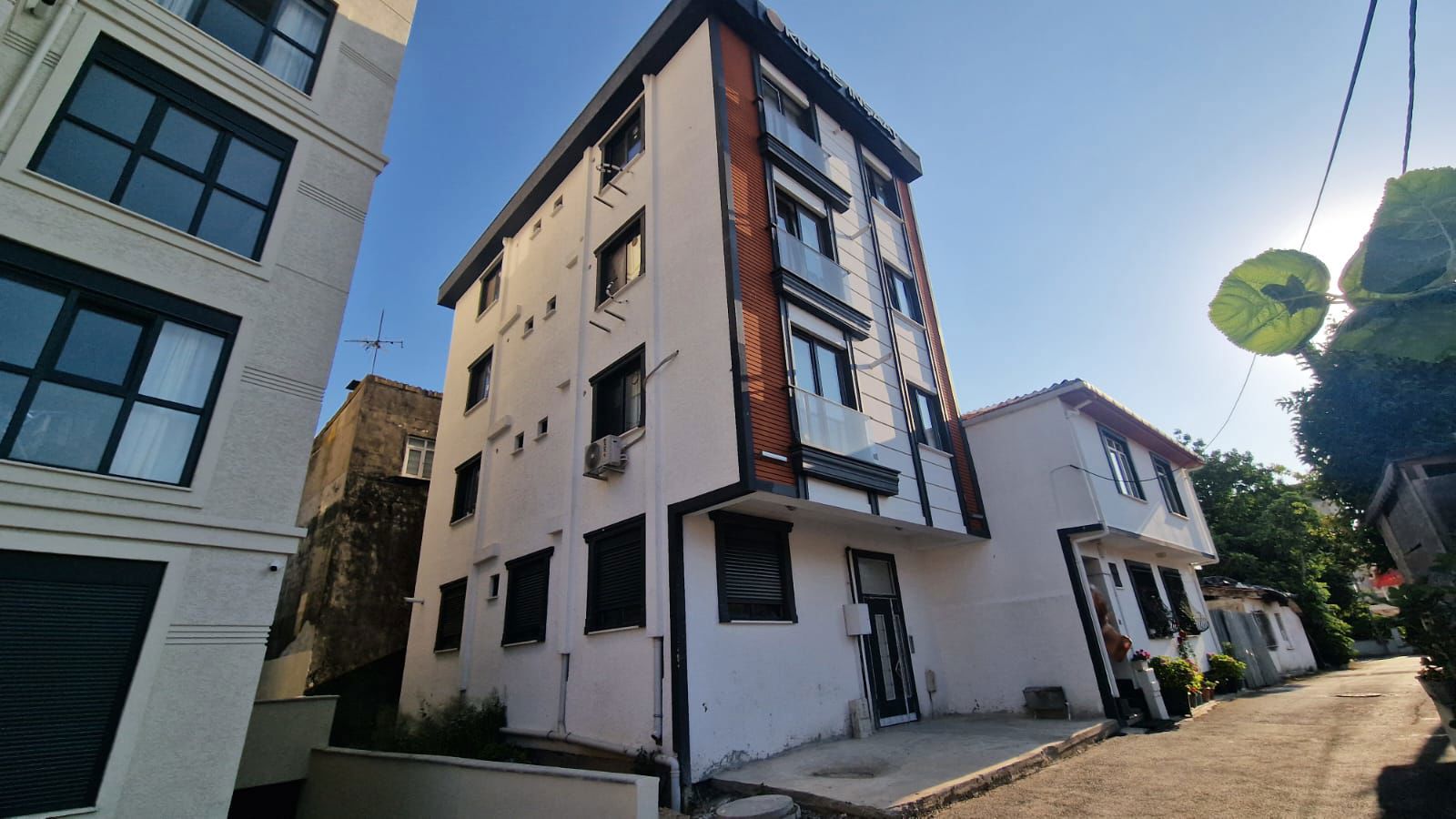 POSTANE MAHALLESİNDE SATILIK 1+1 DAİRE