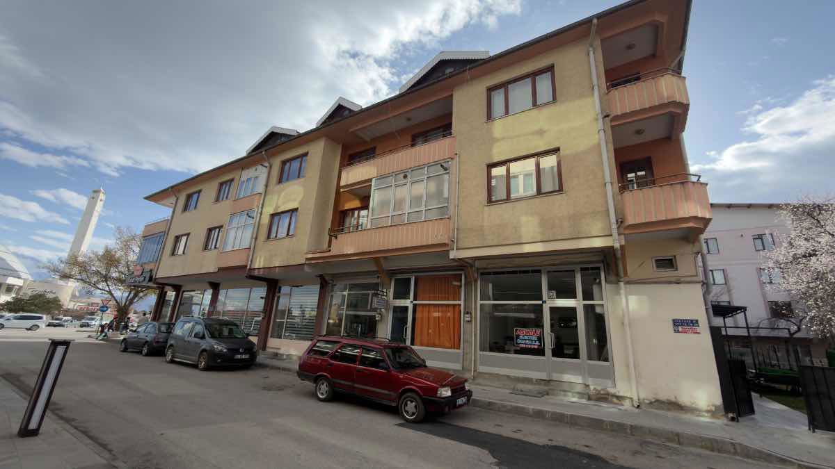 REMAX DEM'DEN ATATÜRK MAH. 240 M2 TERASLI SATILIK 4+1 DAİRE