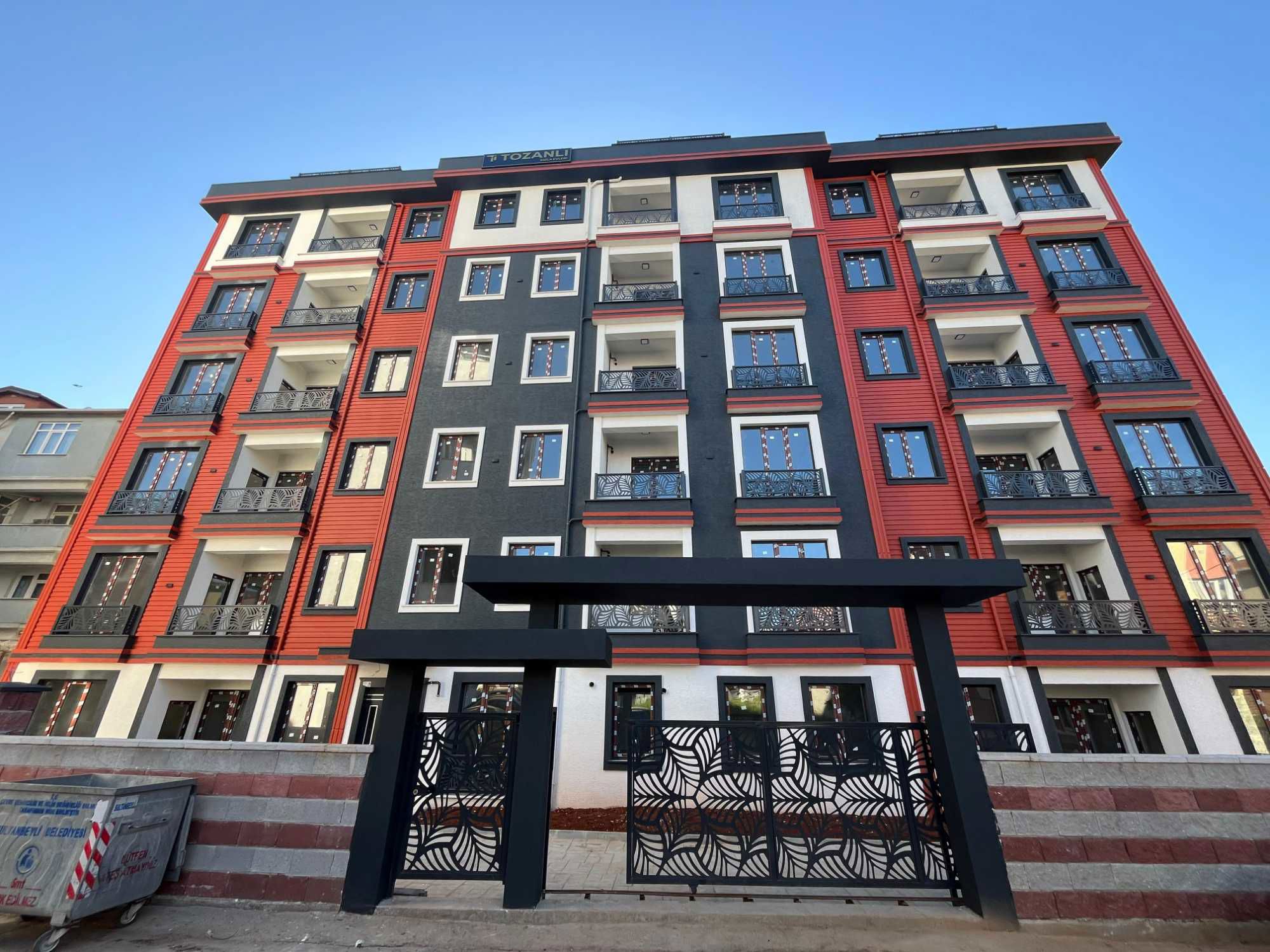 SULTANBEYLİ BATTALGAZİ’DE SIFIR, EBEVEYN BANYOLU, OTOPARKLI SATILIK 2+1 DAİRE