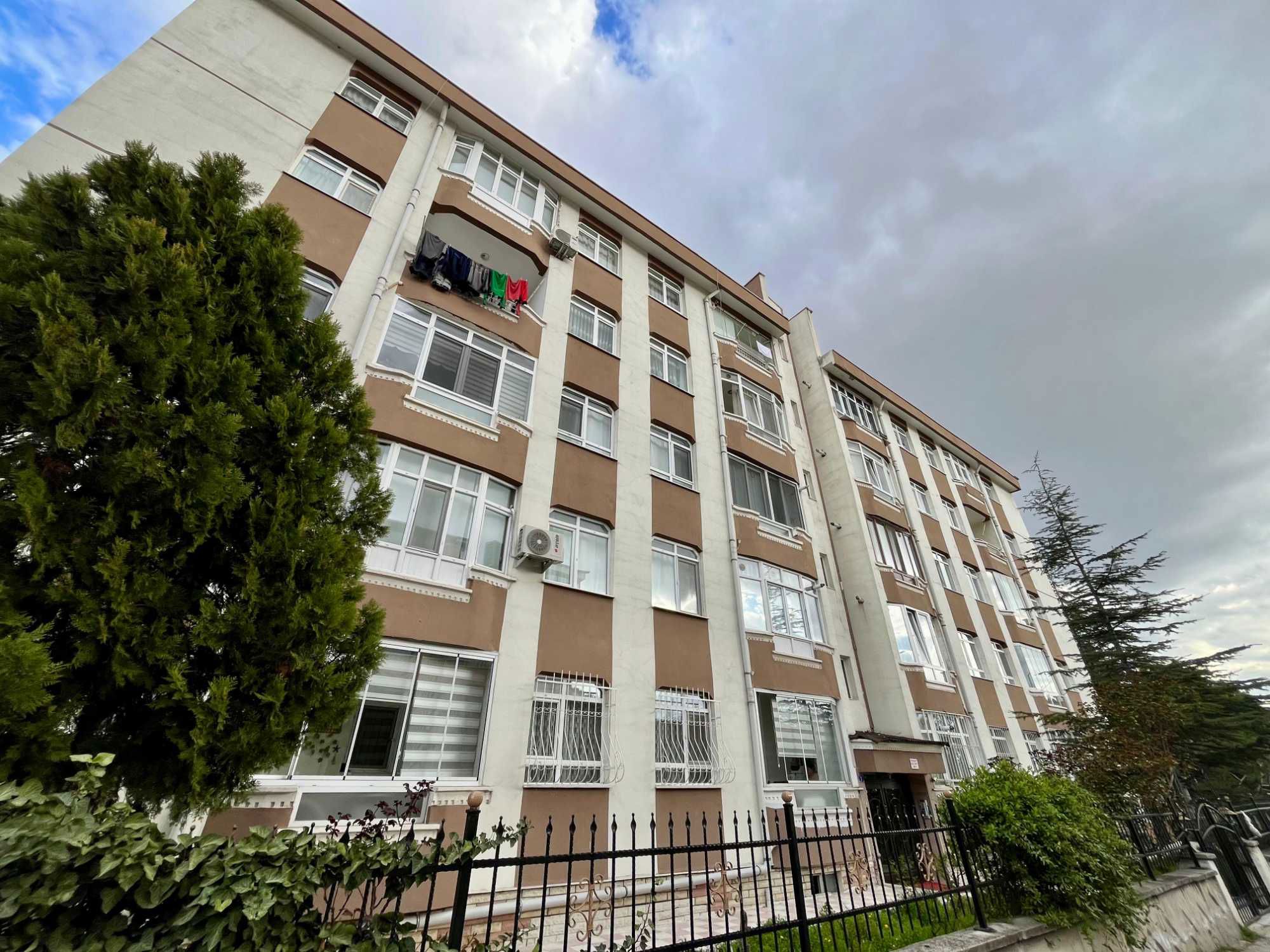 MACUNKÖY METROSUNA YÜRÜME MESAFESINDE BAKIMLI SATILIK 3+1 DAIRE